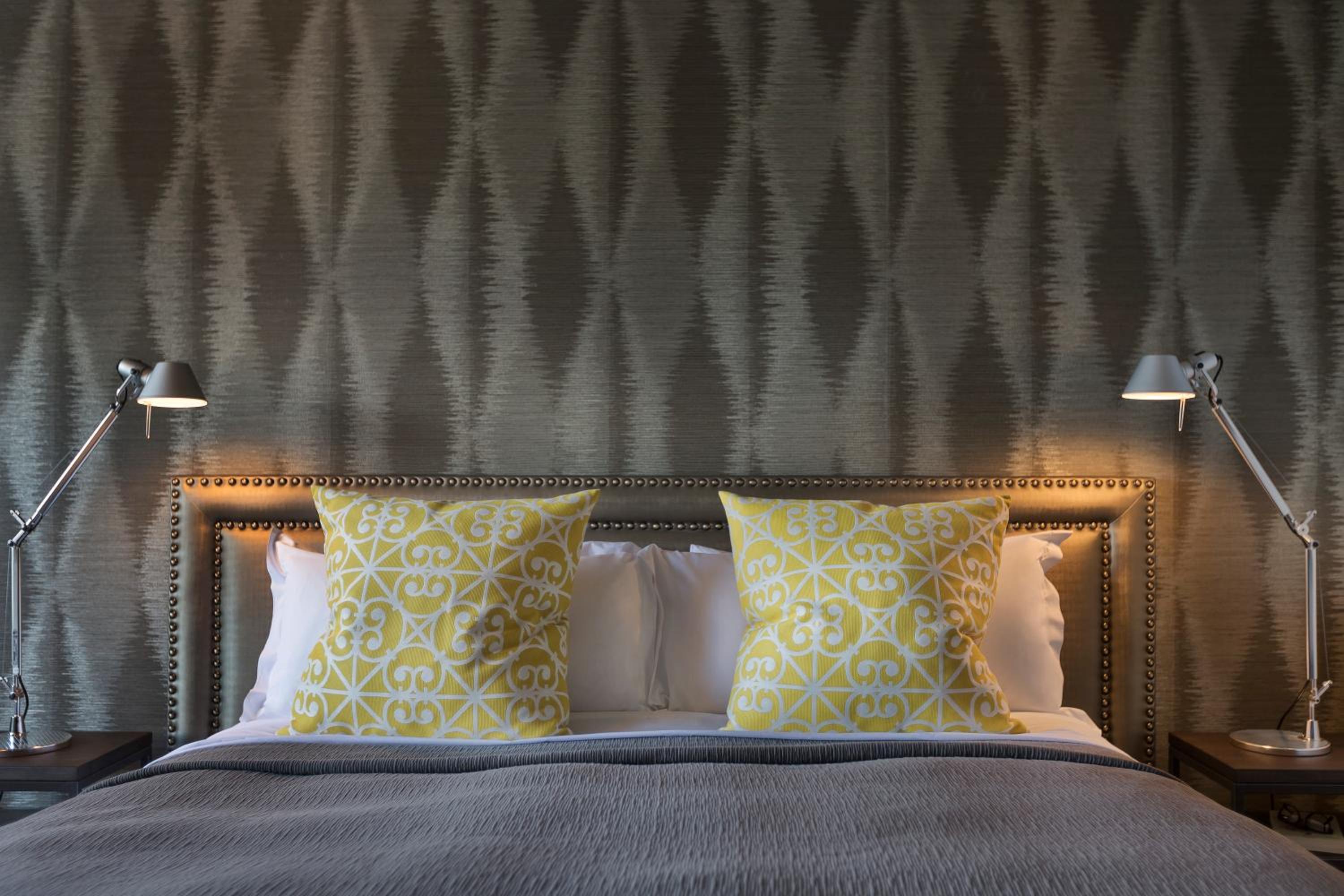 St Moritz King Room - Photo 5