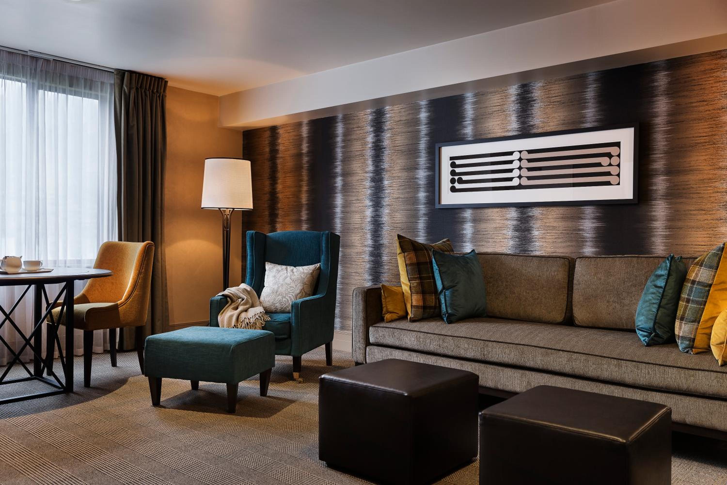 One-Bedroom King Suite - Photo 4
