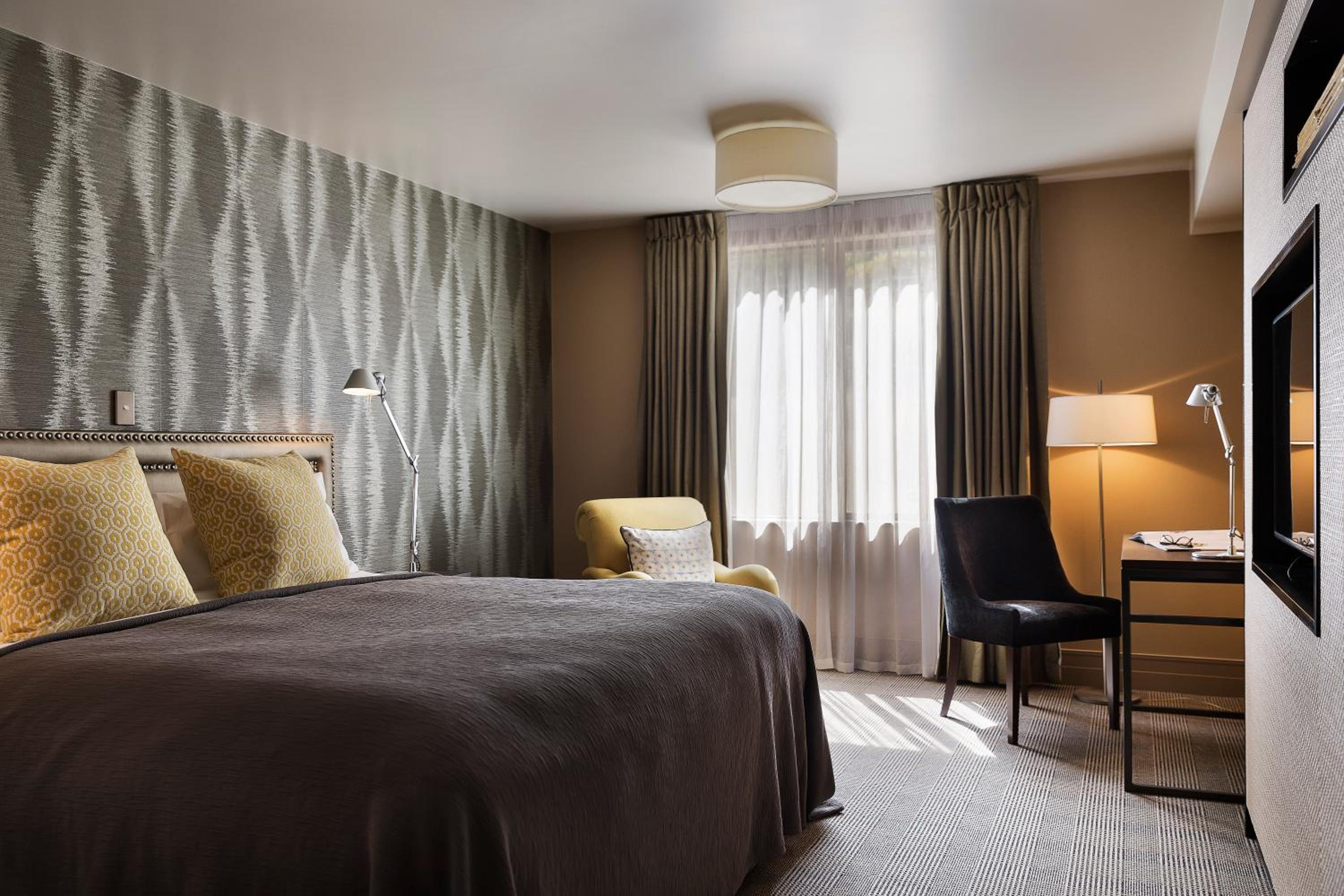 St Moritz King Room - Photo 3