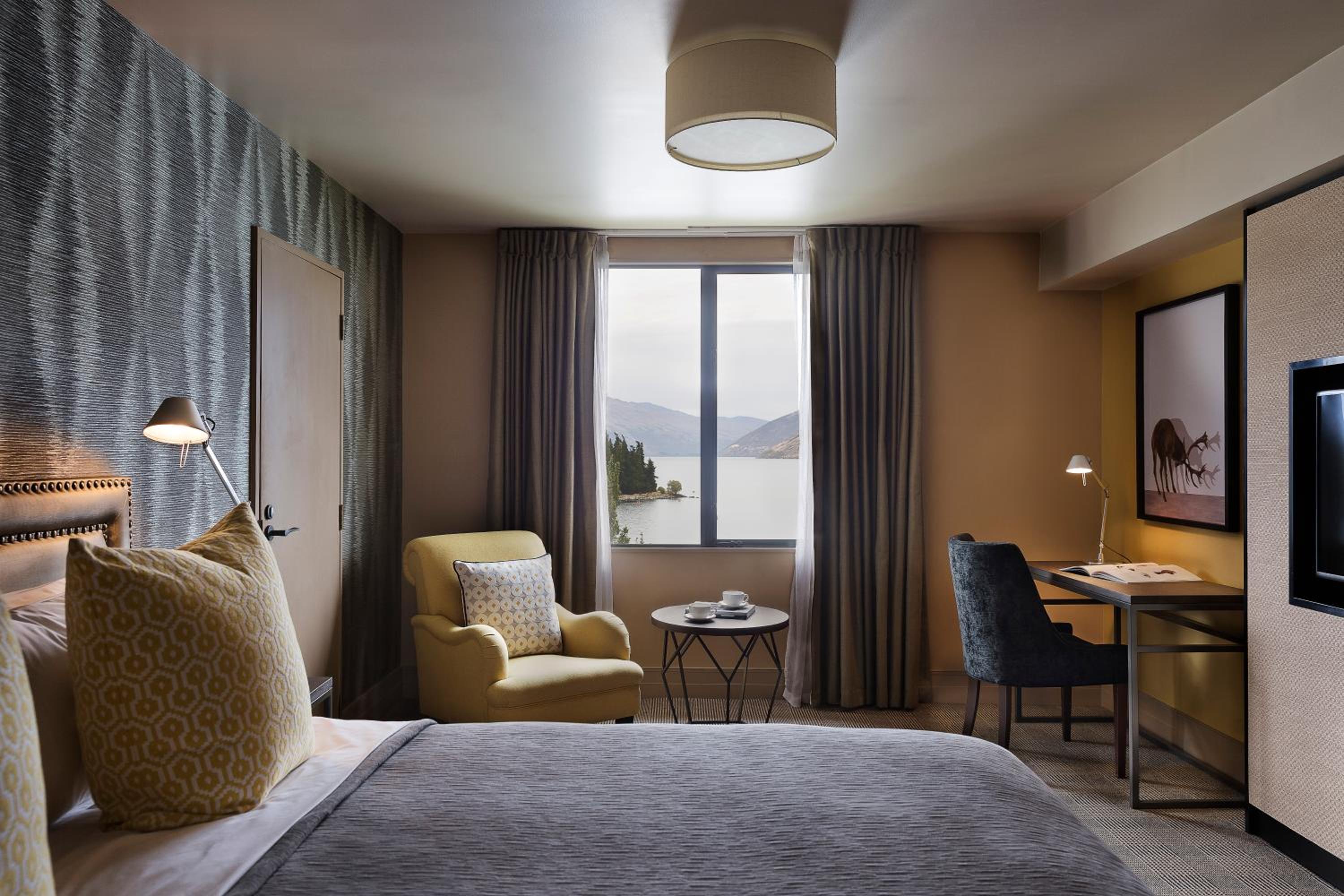 St Moritz King Room with Lake View - Photo 8