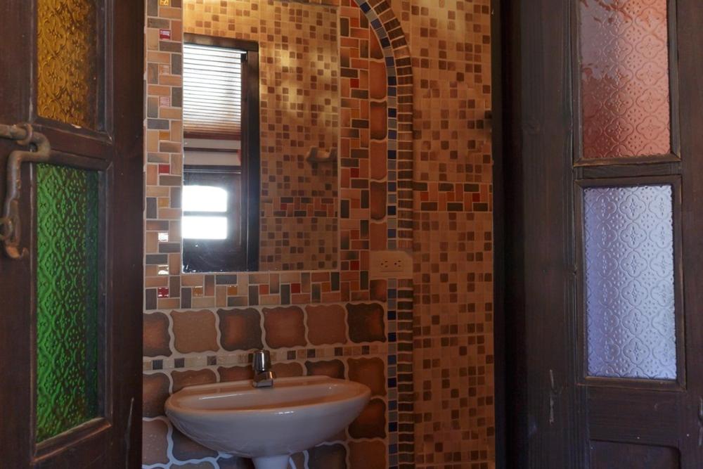 Family Room with Private Bathroom photo 2