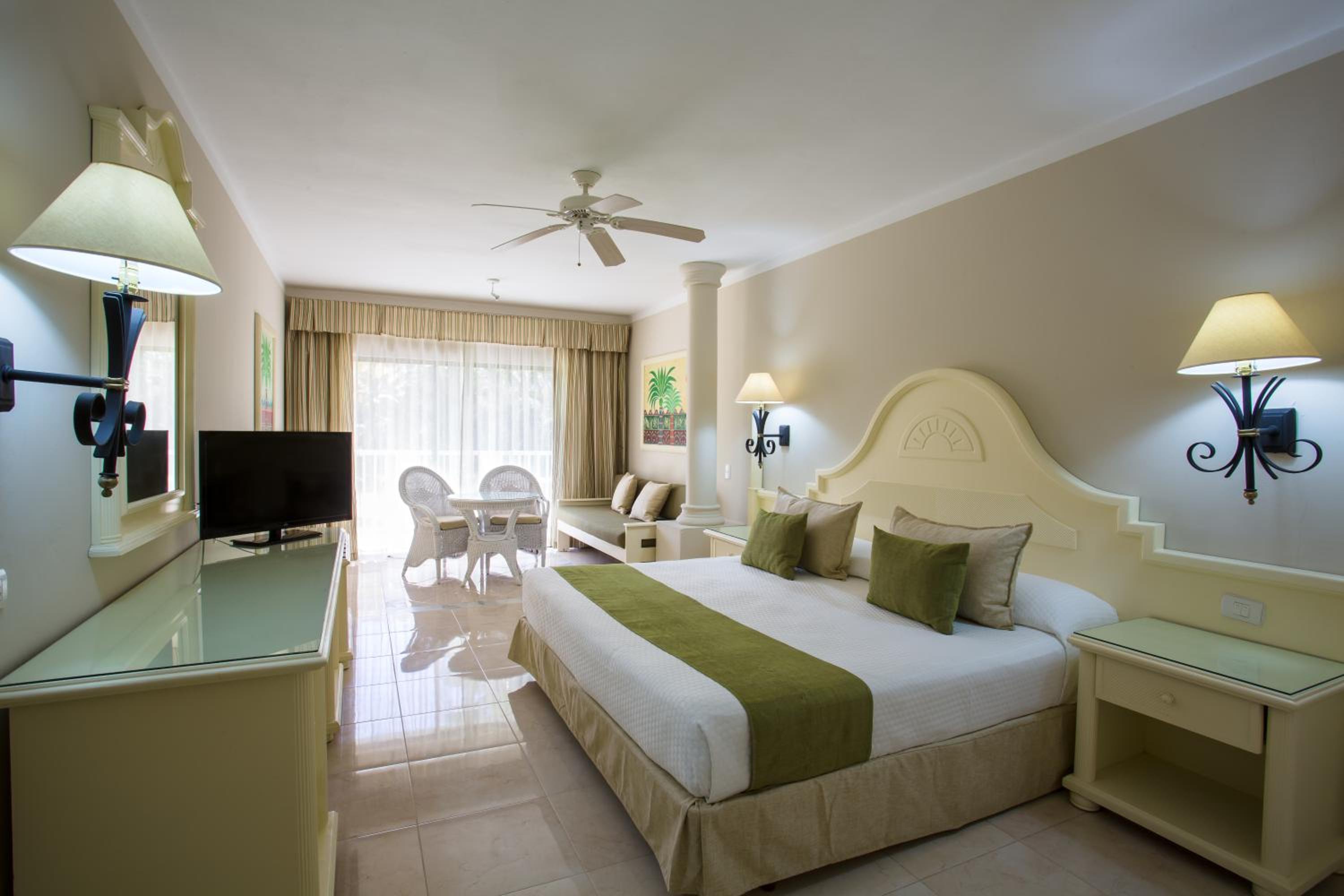 Junior Suite Superior (3 Adults + 1 Child) - Photo 4
