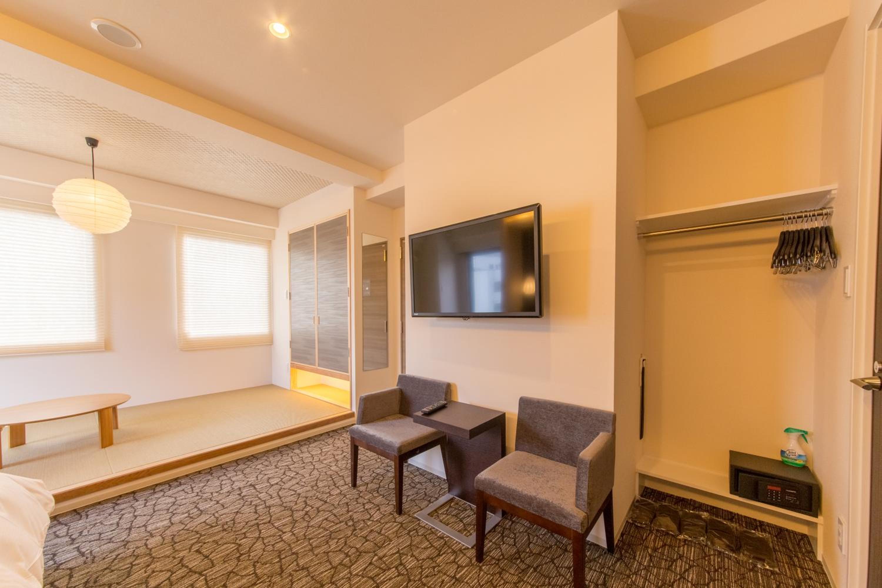 Family Room with Tatami Area