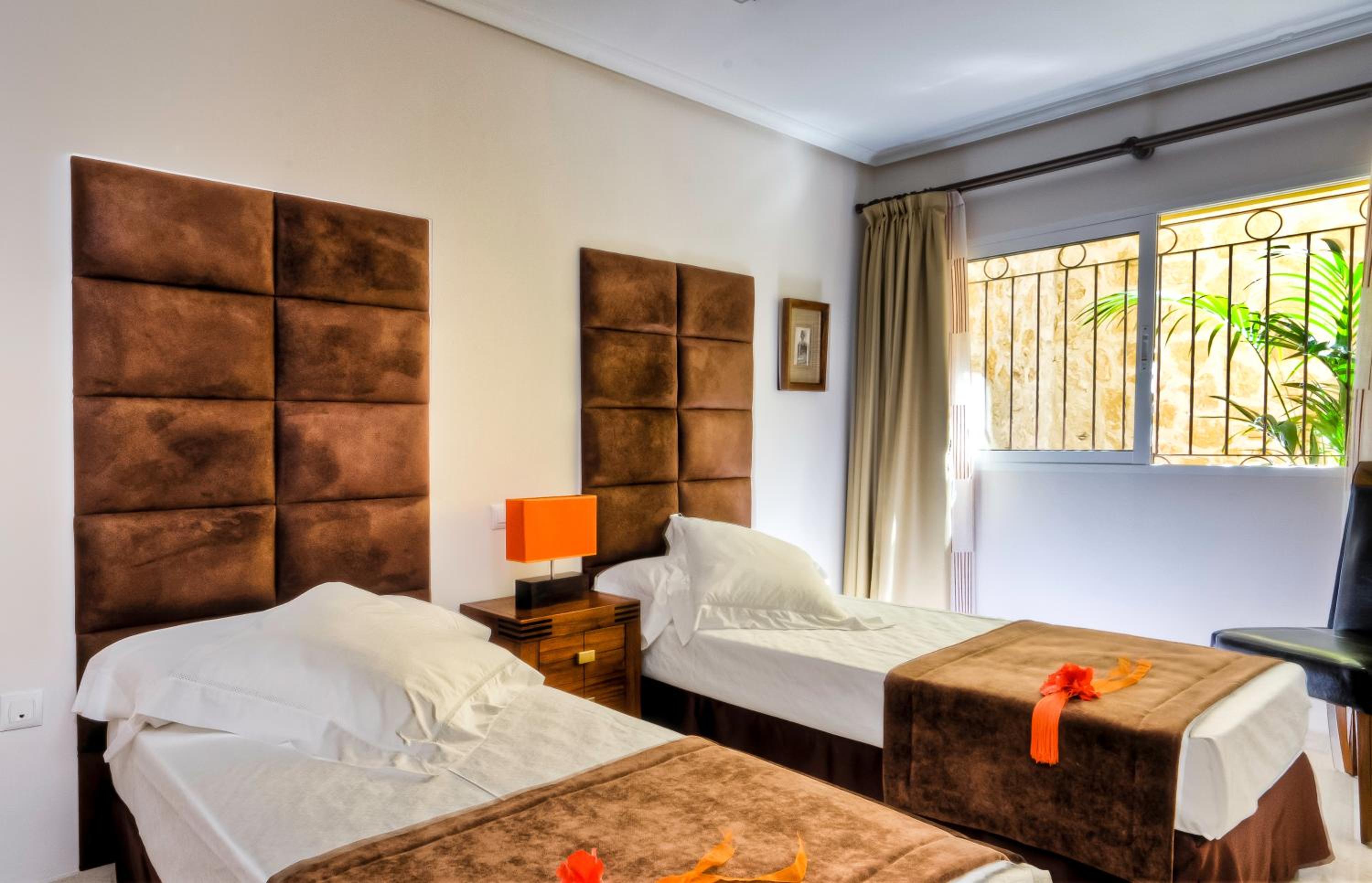 Apartamento de lujo de dos dormitorios - Calle Privada, Montemares 5-6