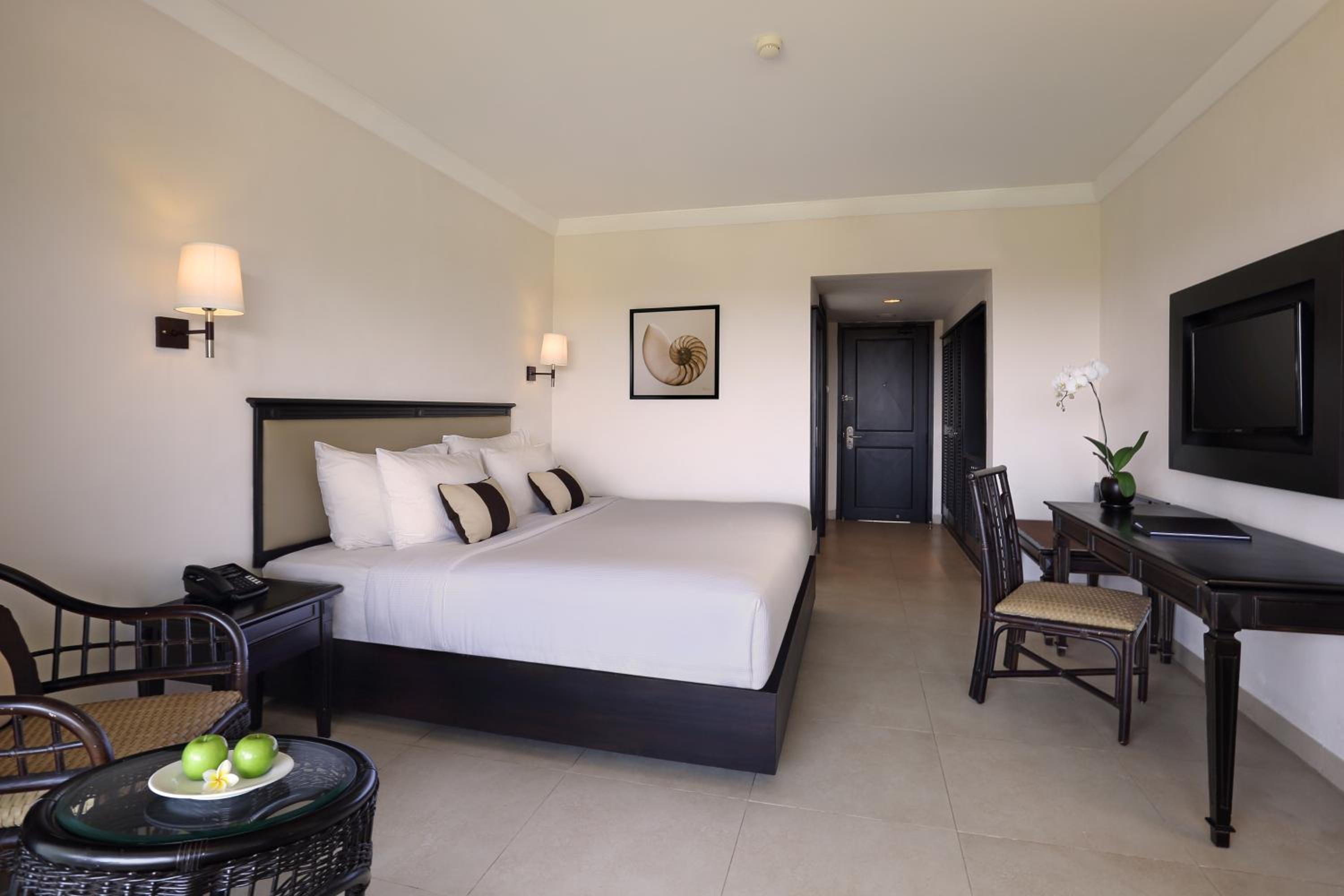Deluxe Room with Garden View - Photo 1
