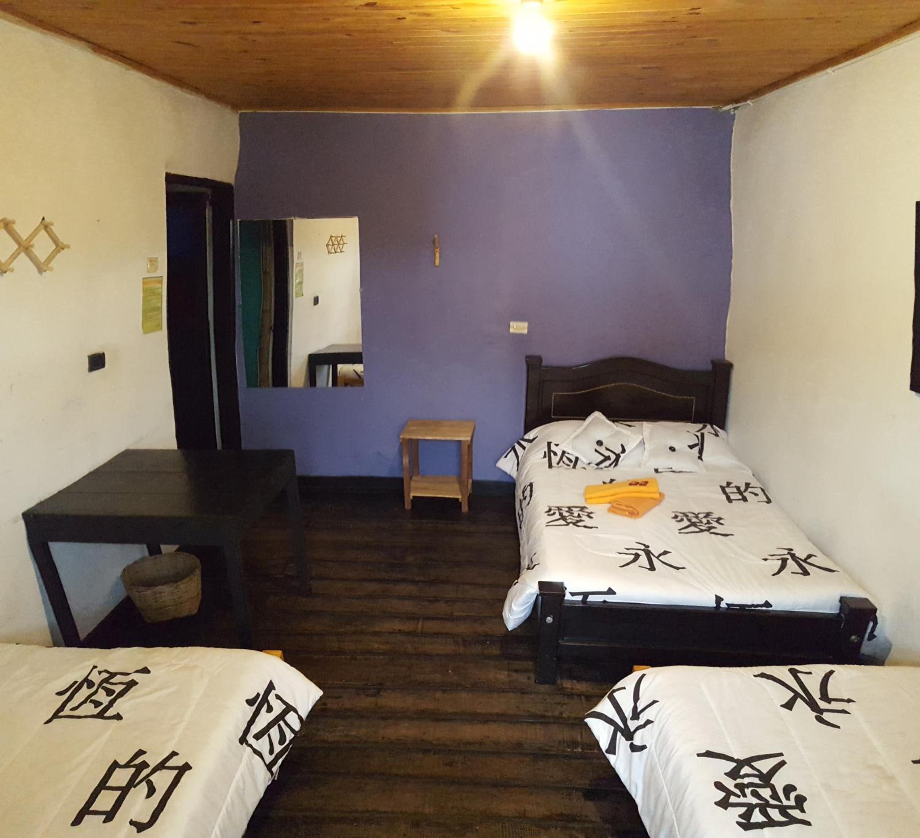 Quadruple Room with Shared Bathroom photo 2