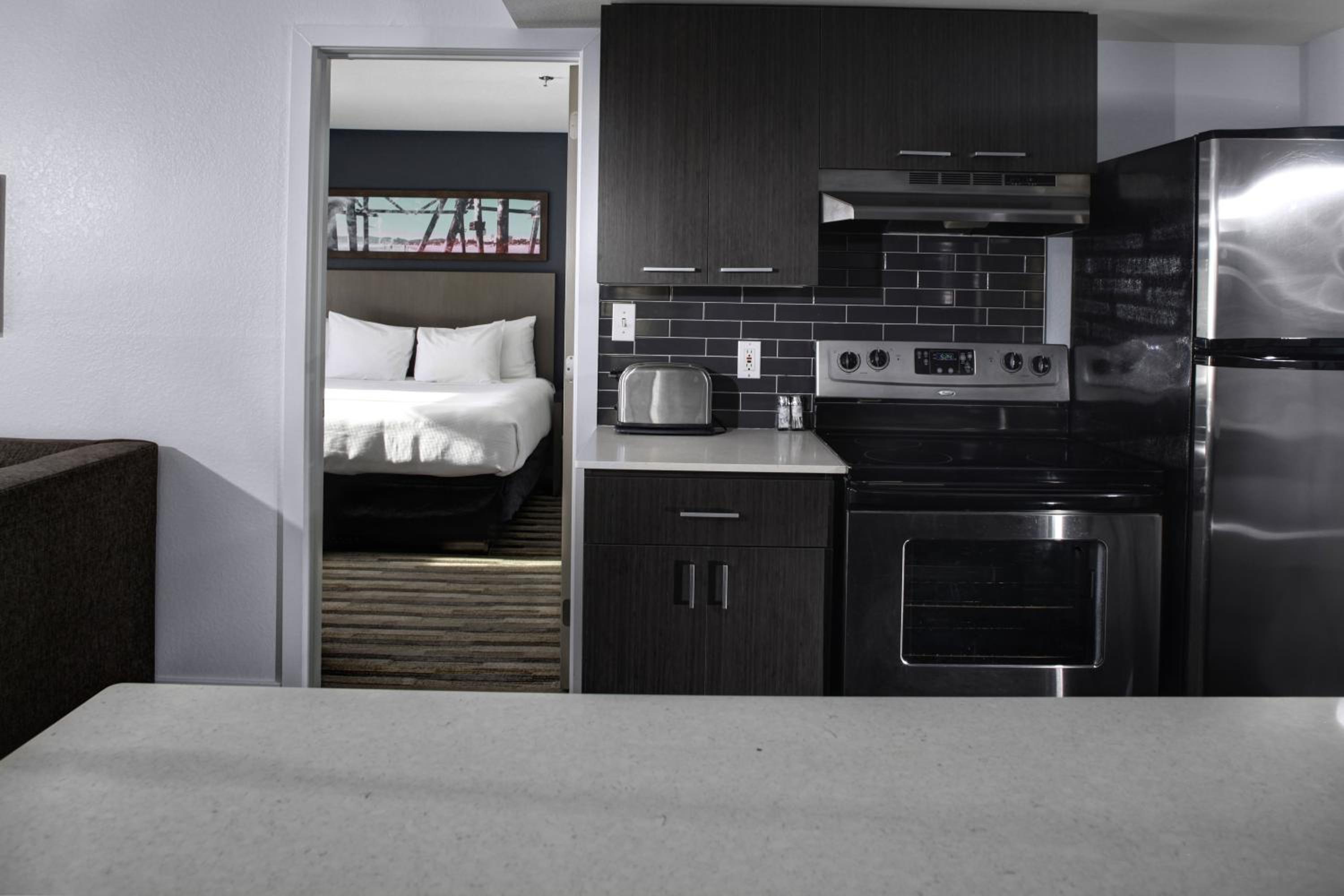 One-Bedroom Suite with Two Double Beds - Photo 2