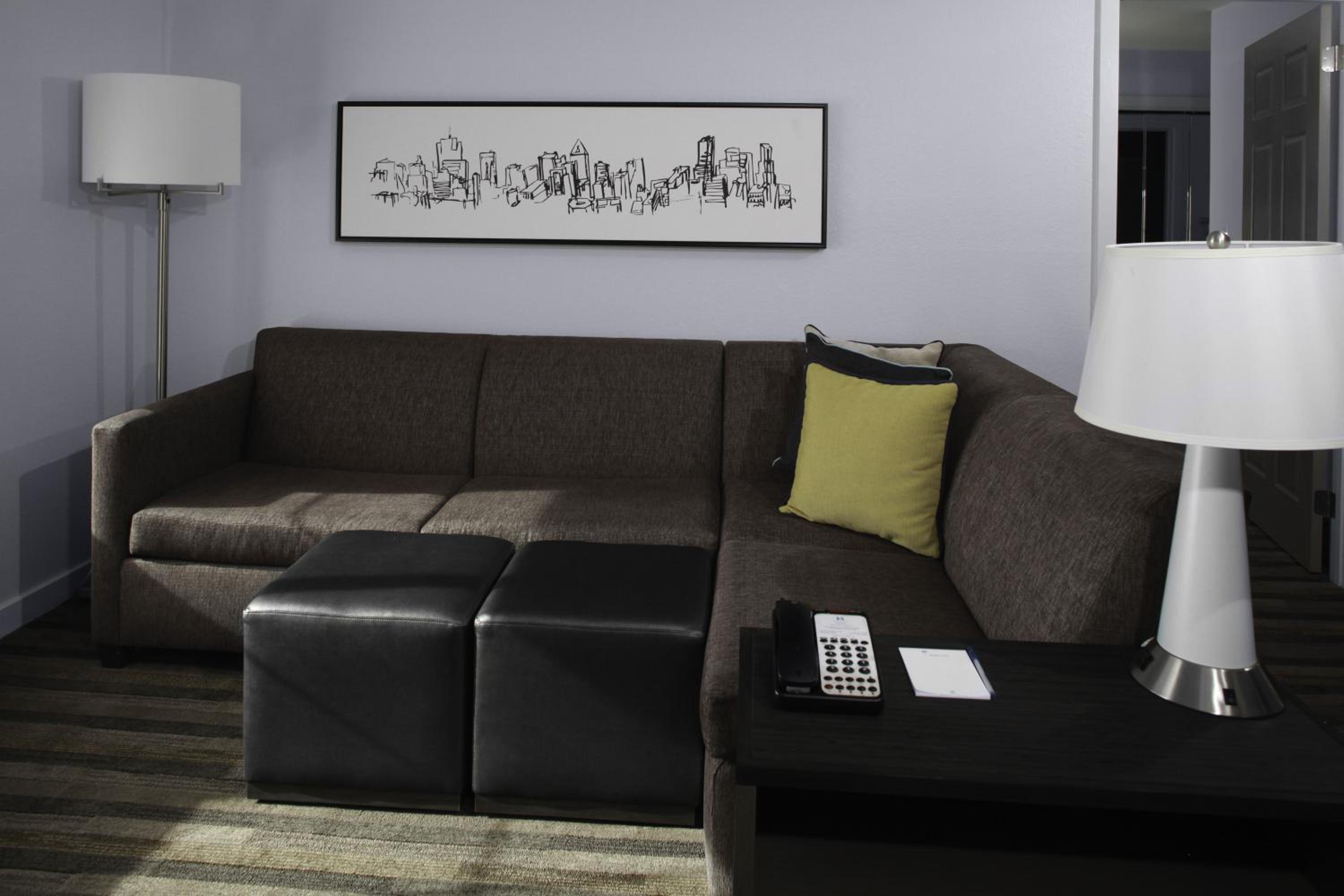 One-Bedroom Suite with Two Double Beds - Photo 1