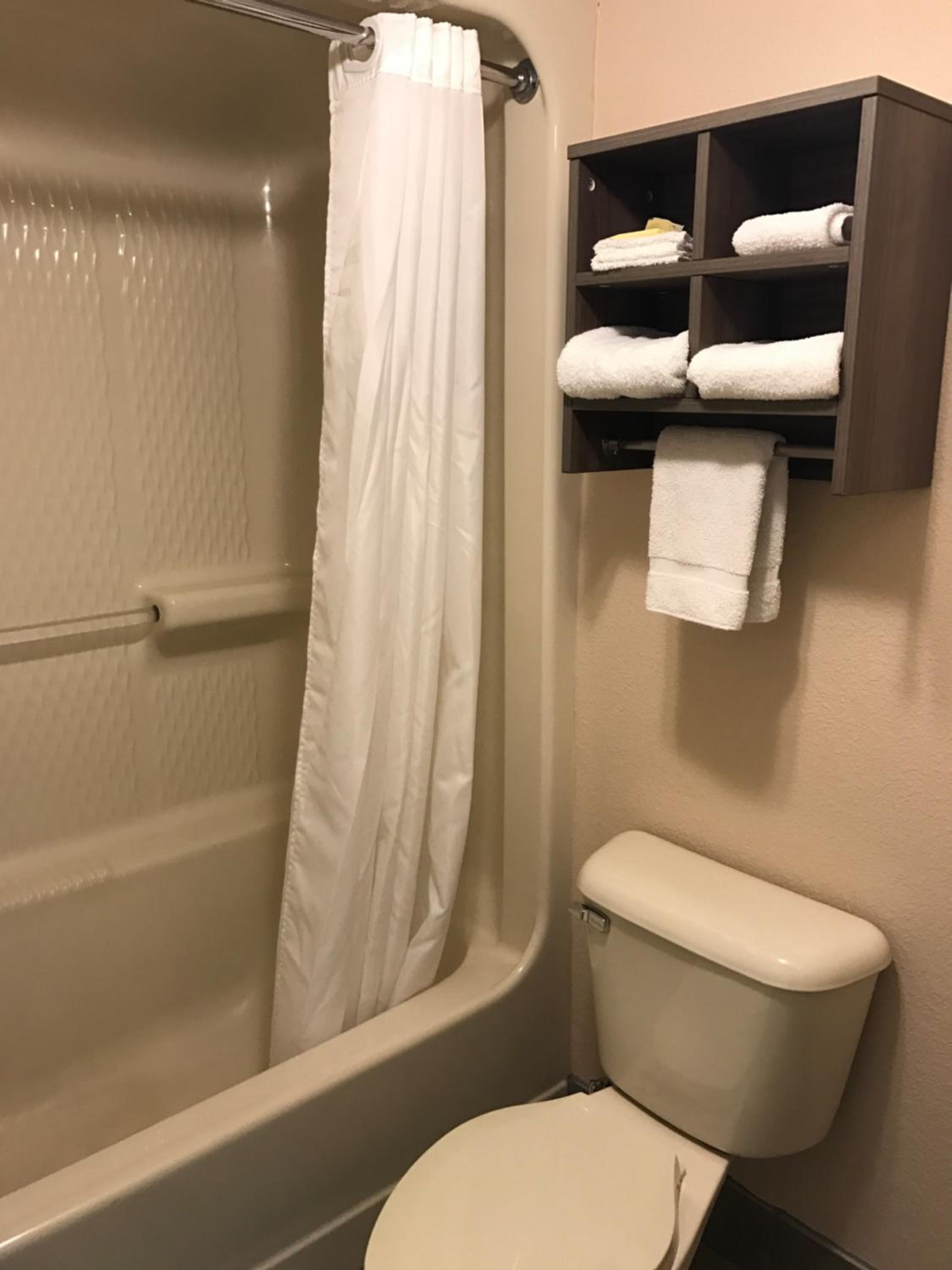 King Room - Non-Smoking - Photo 2