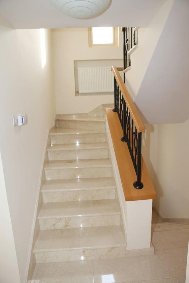 Villa photo 3