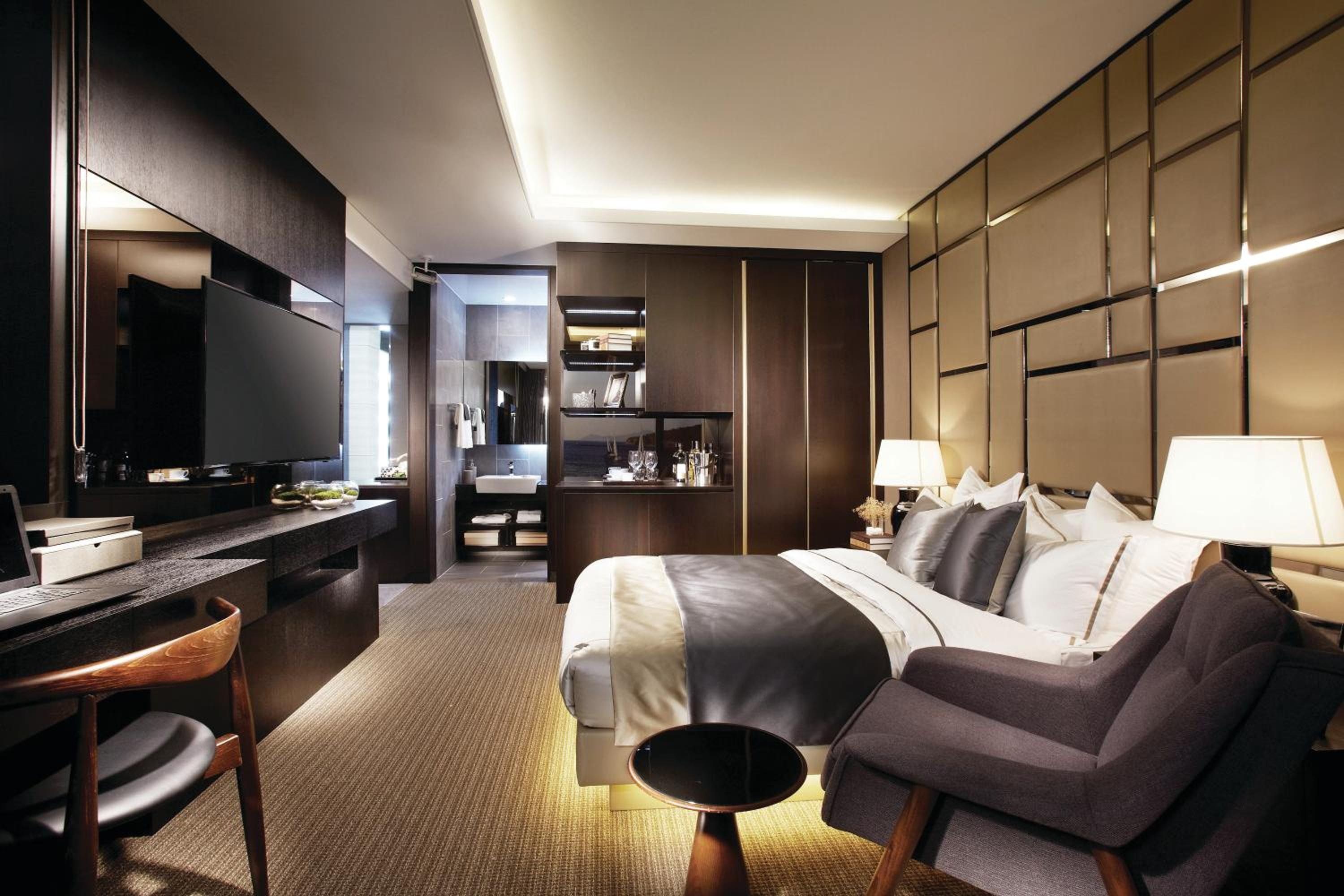 Balcony Suite