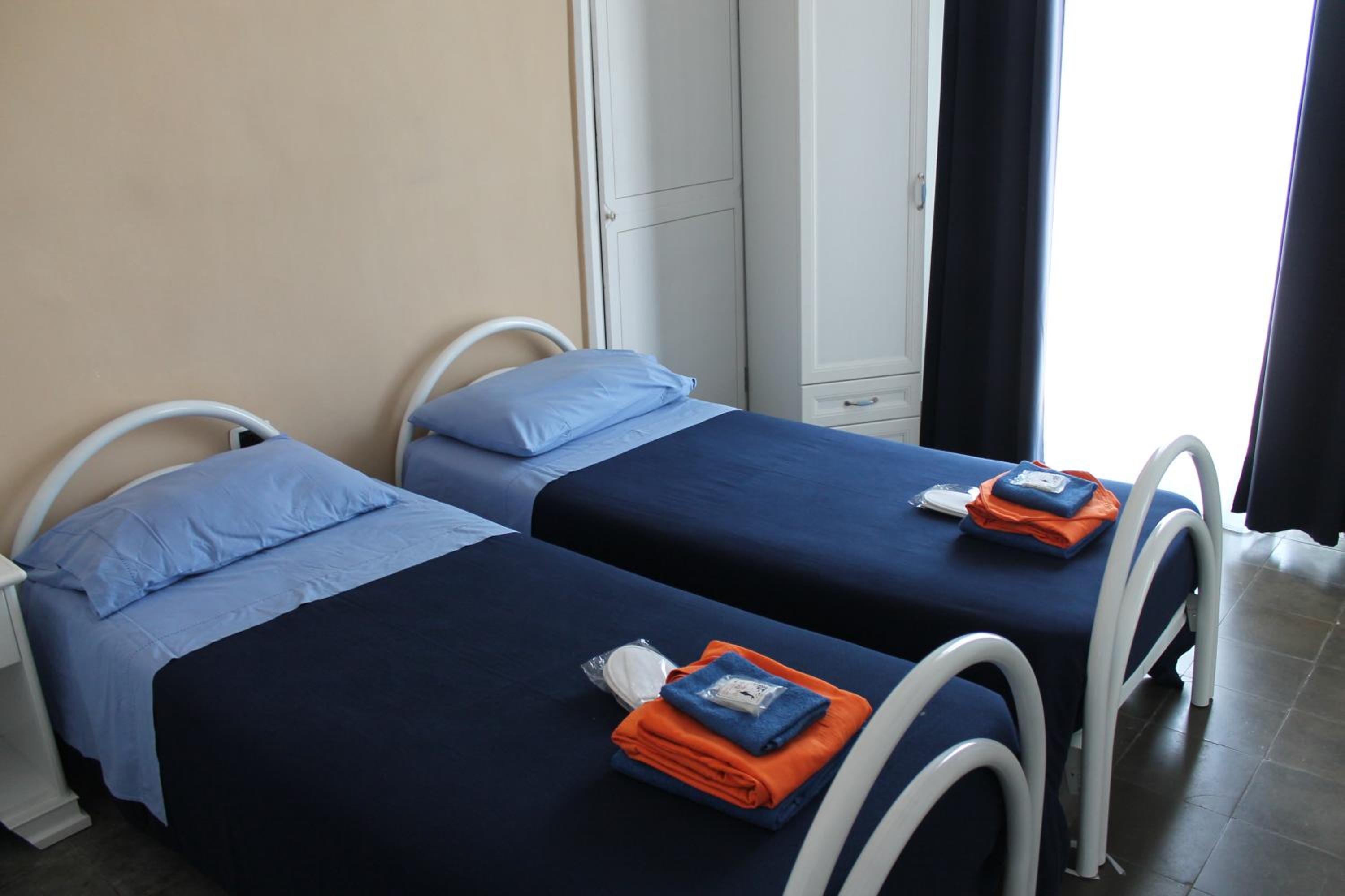 Double or Twin Room with Private External Bathroom photo 1
