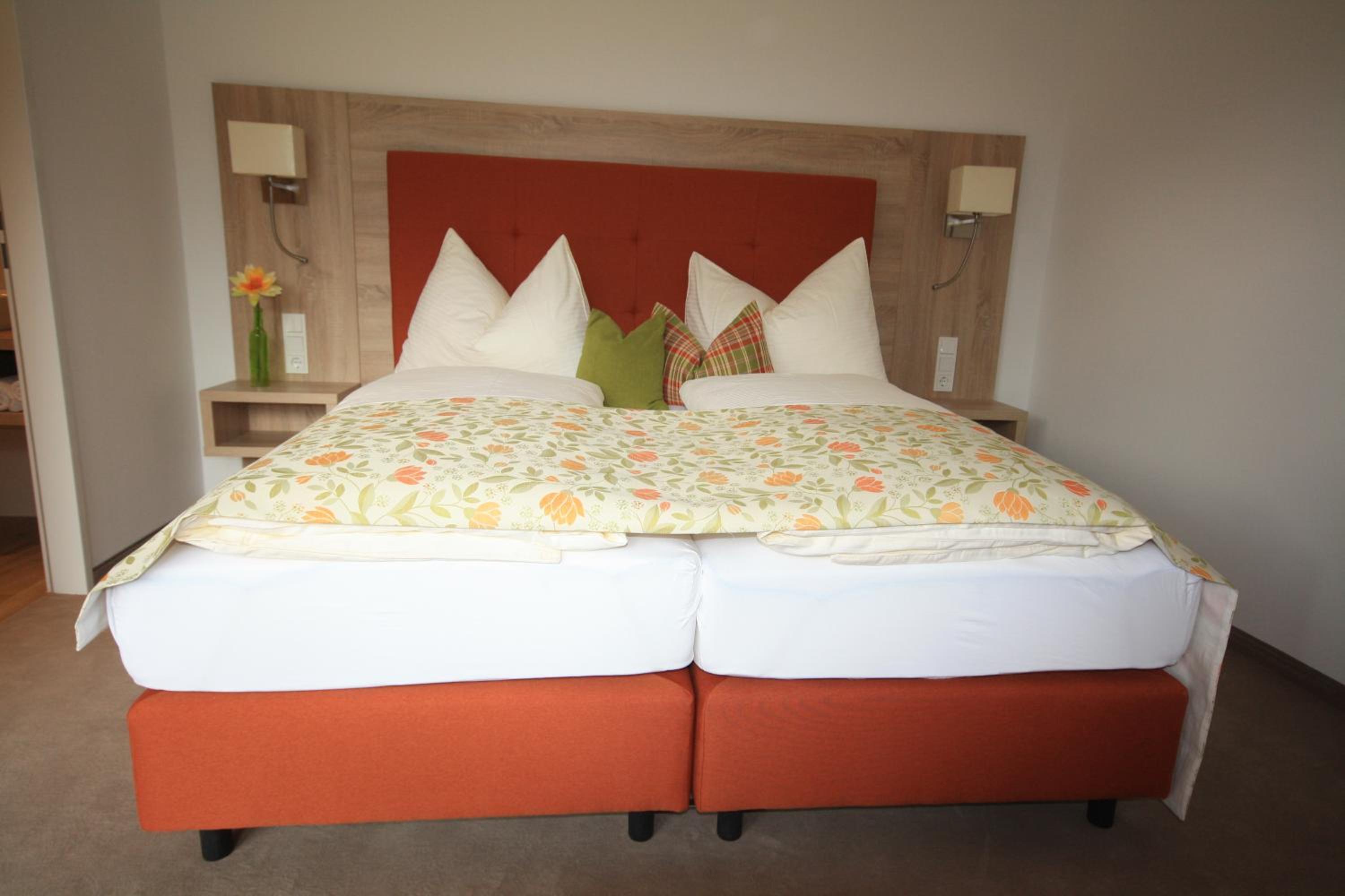 Comfort Double Room with Balcony - Photo 1