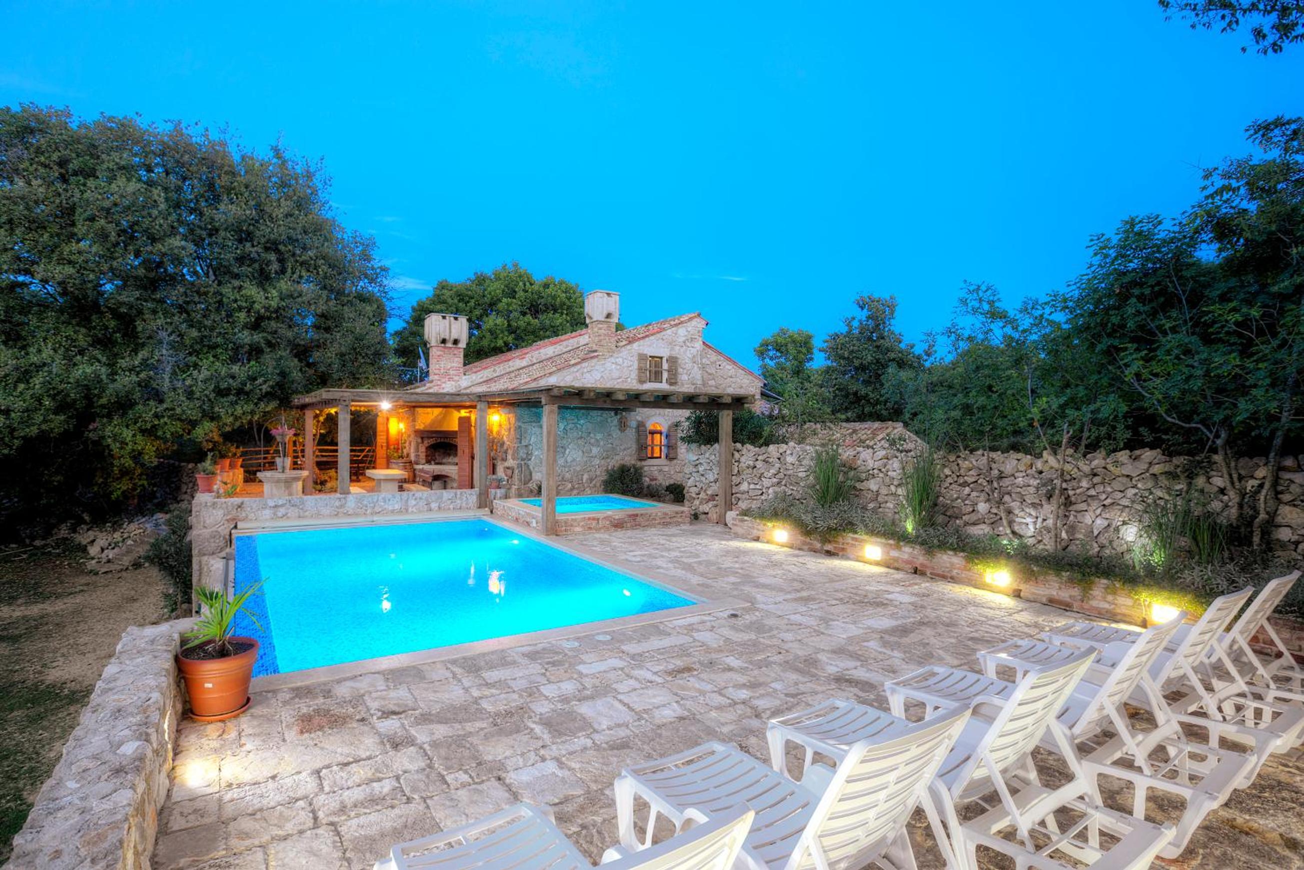 Three-Bedroom Villa photo 2