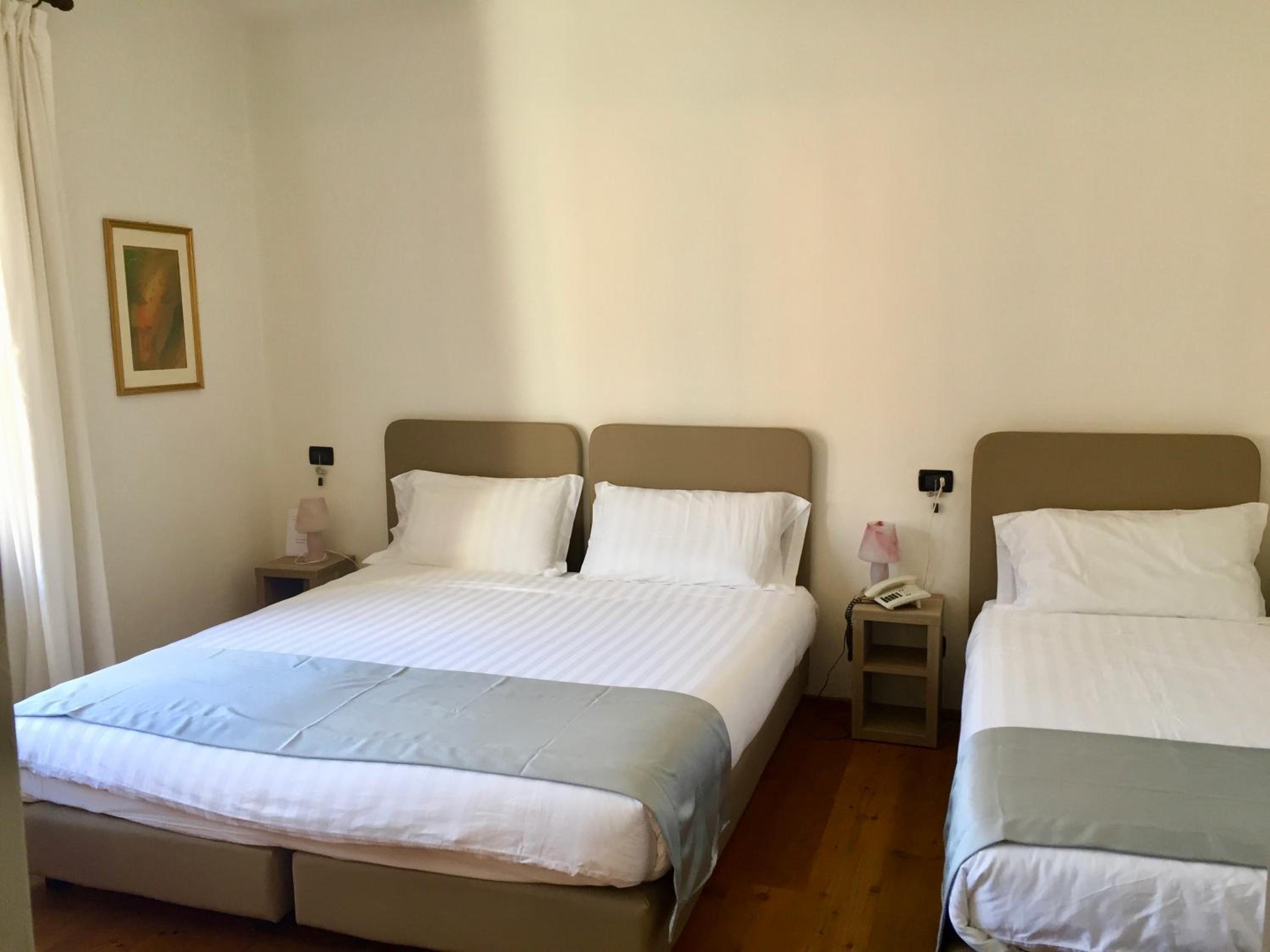 Double or Twin Room photo 3