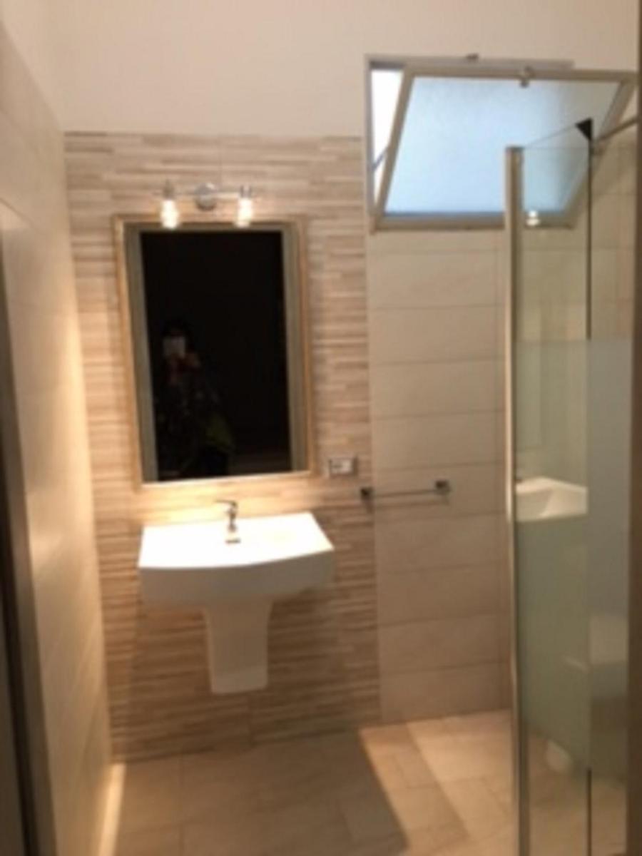 One-Bedroom House photo 2