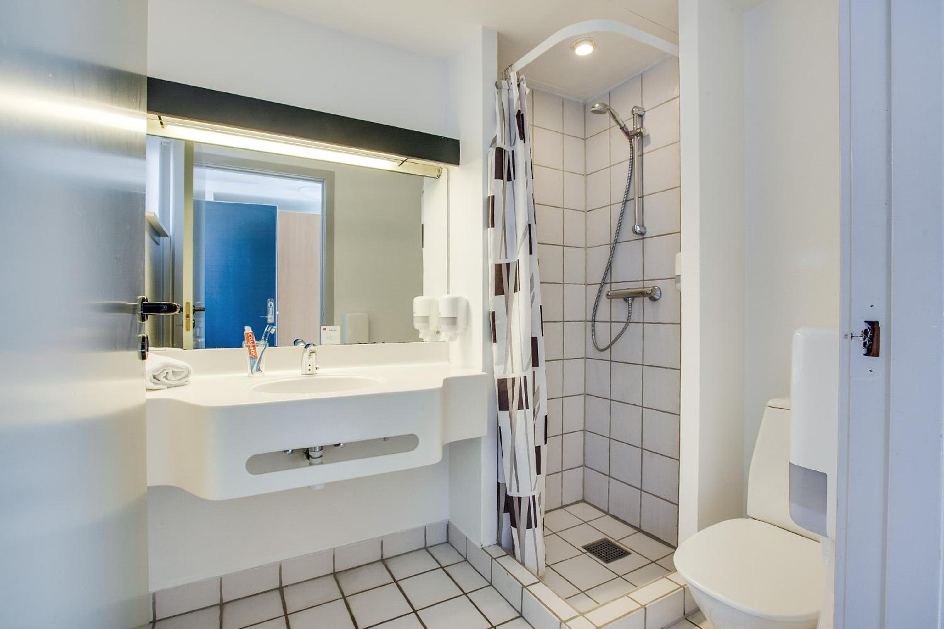 Private Quadruple Room with private bathroom photo 2
