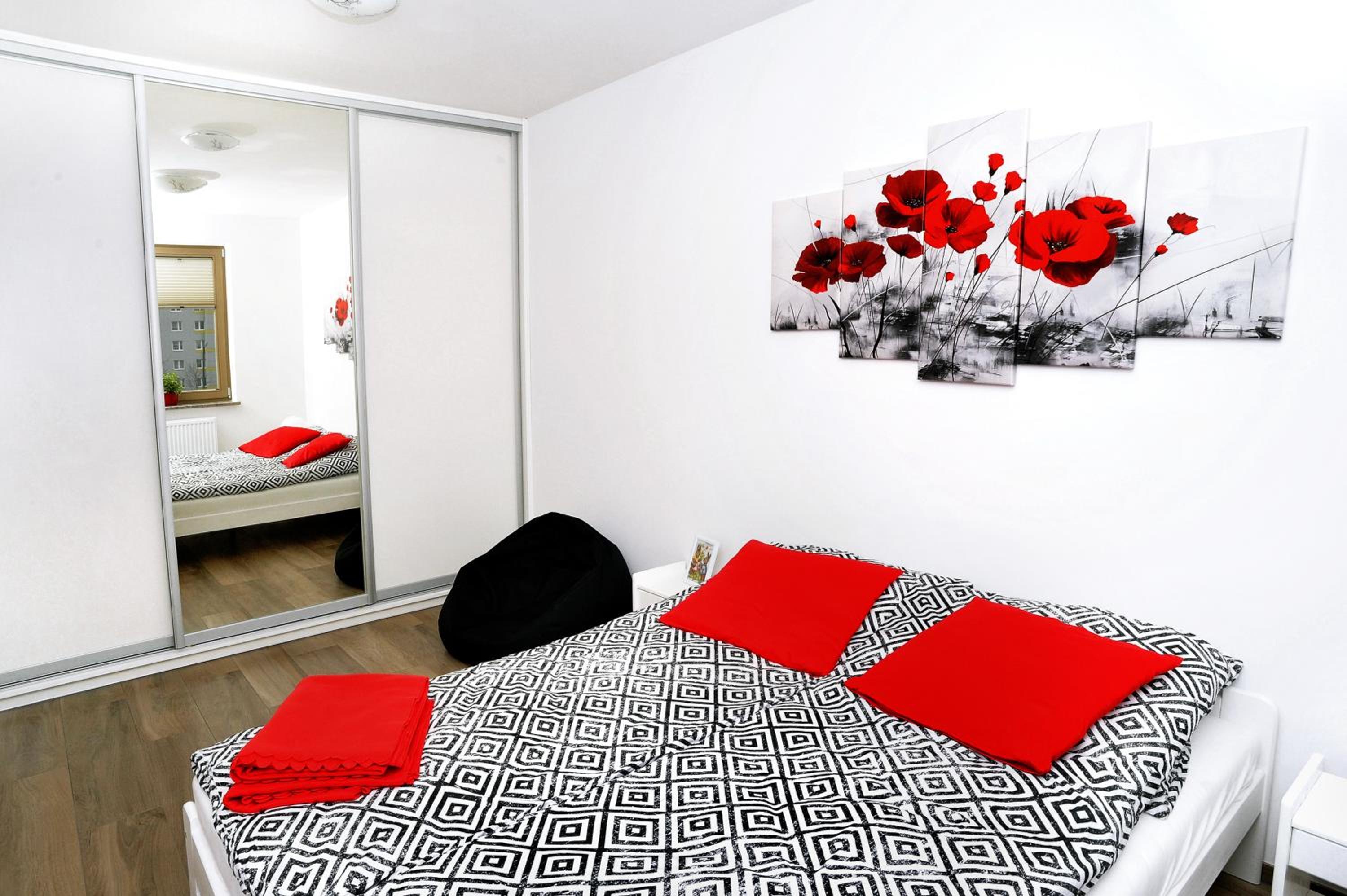 One-Bedroom Apartment - Photo 27