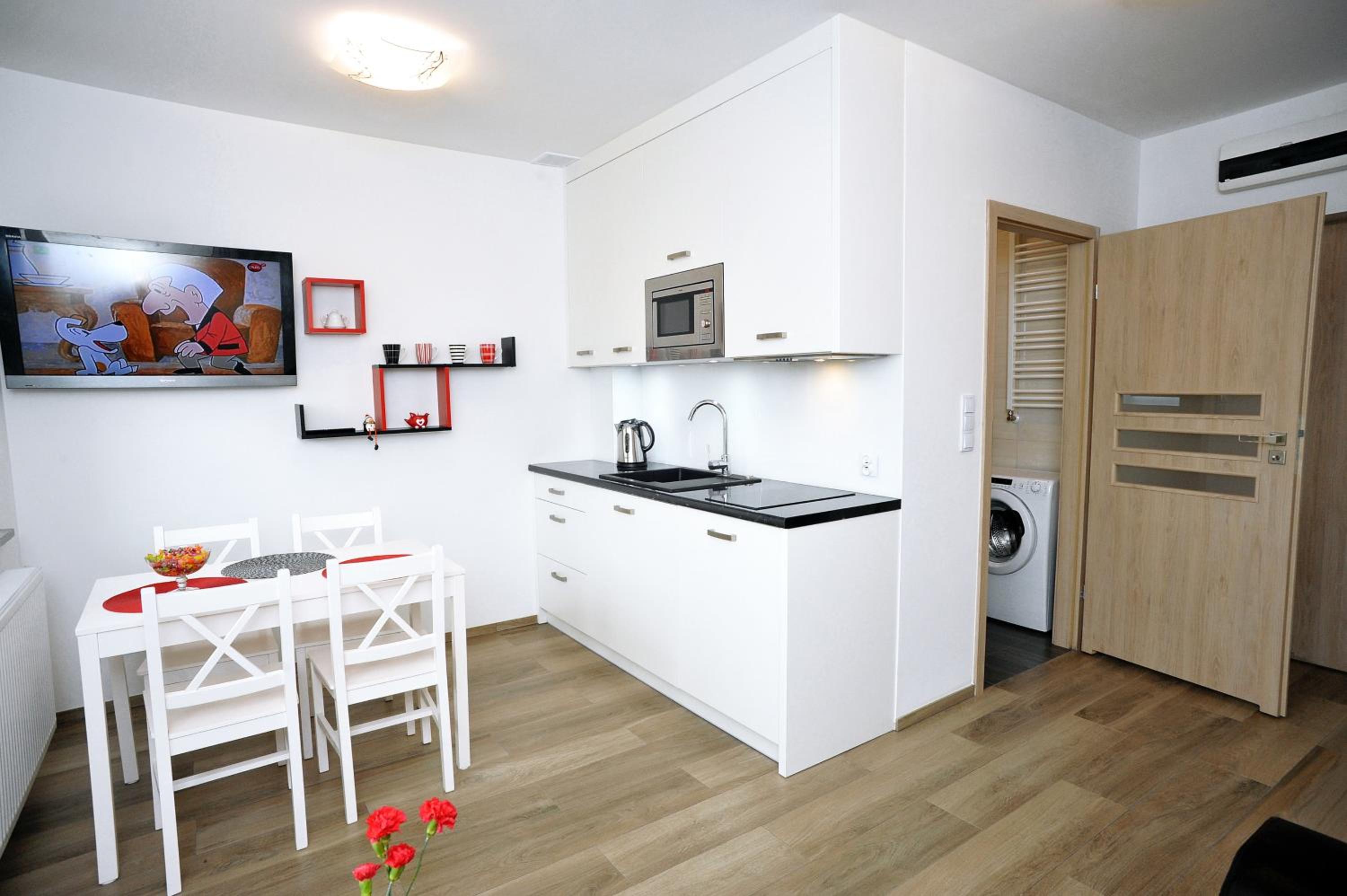 One-Bedroom Apartment - Photo 16
