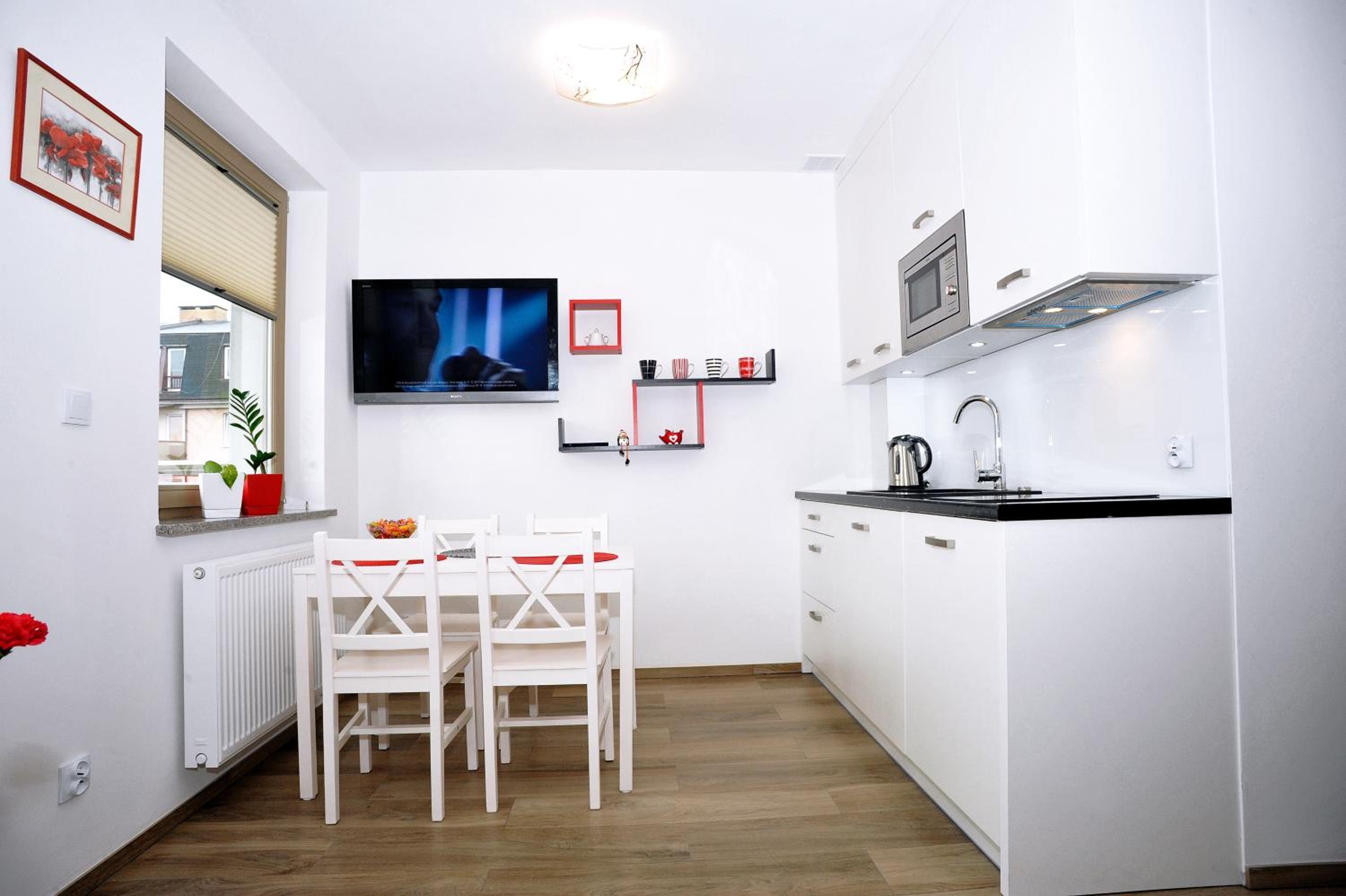 One-Bedroom Apartment - Photo 7