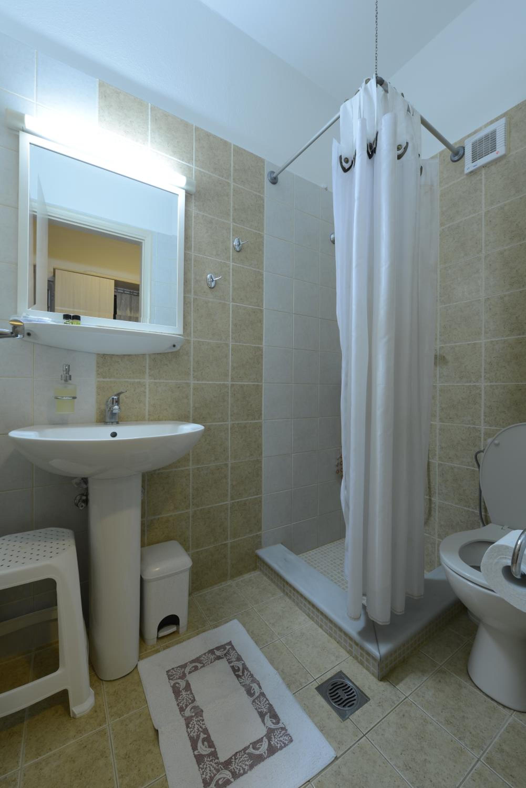 Apartment - Ground Floor photo 3