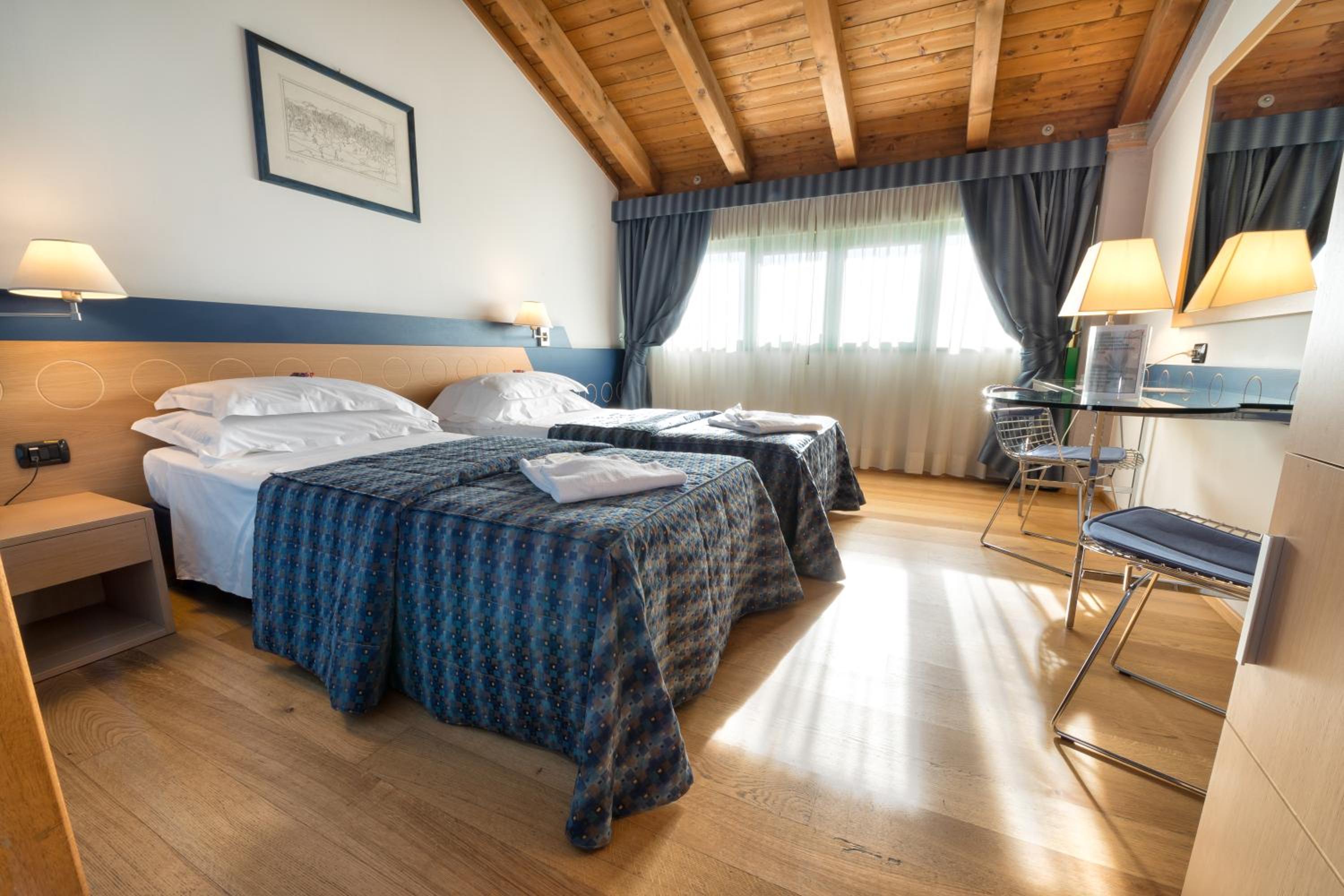 Standard Double or Twin Room - Photo 4