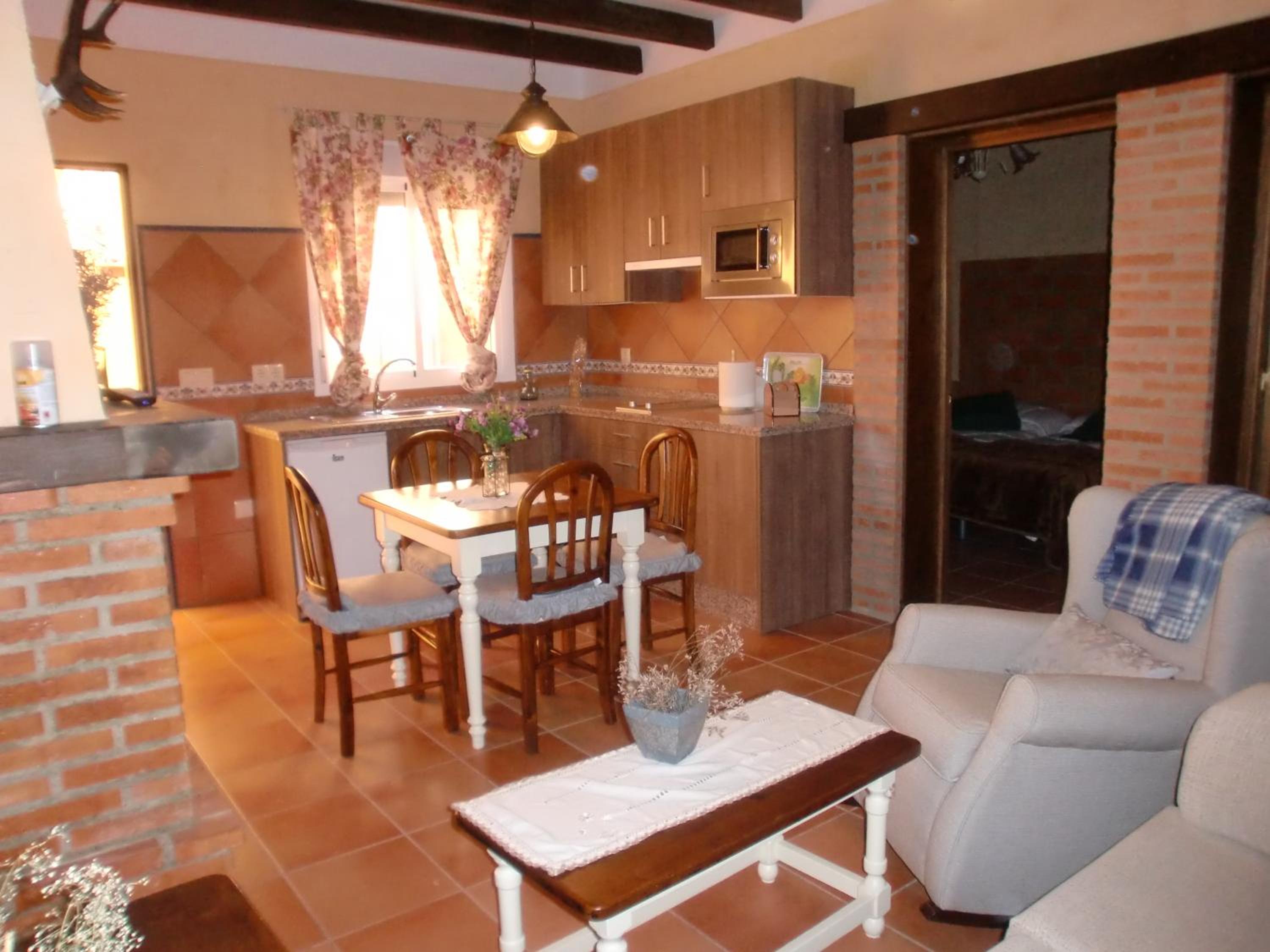 Apartment - Ground Floor - Photo 2