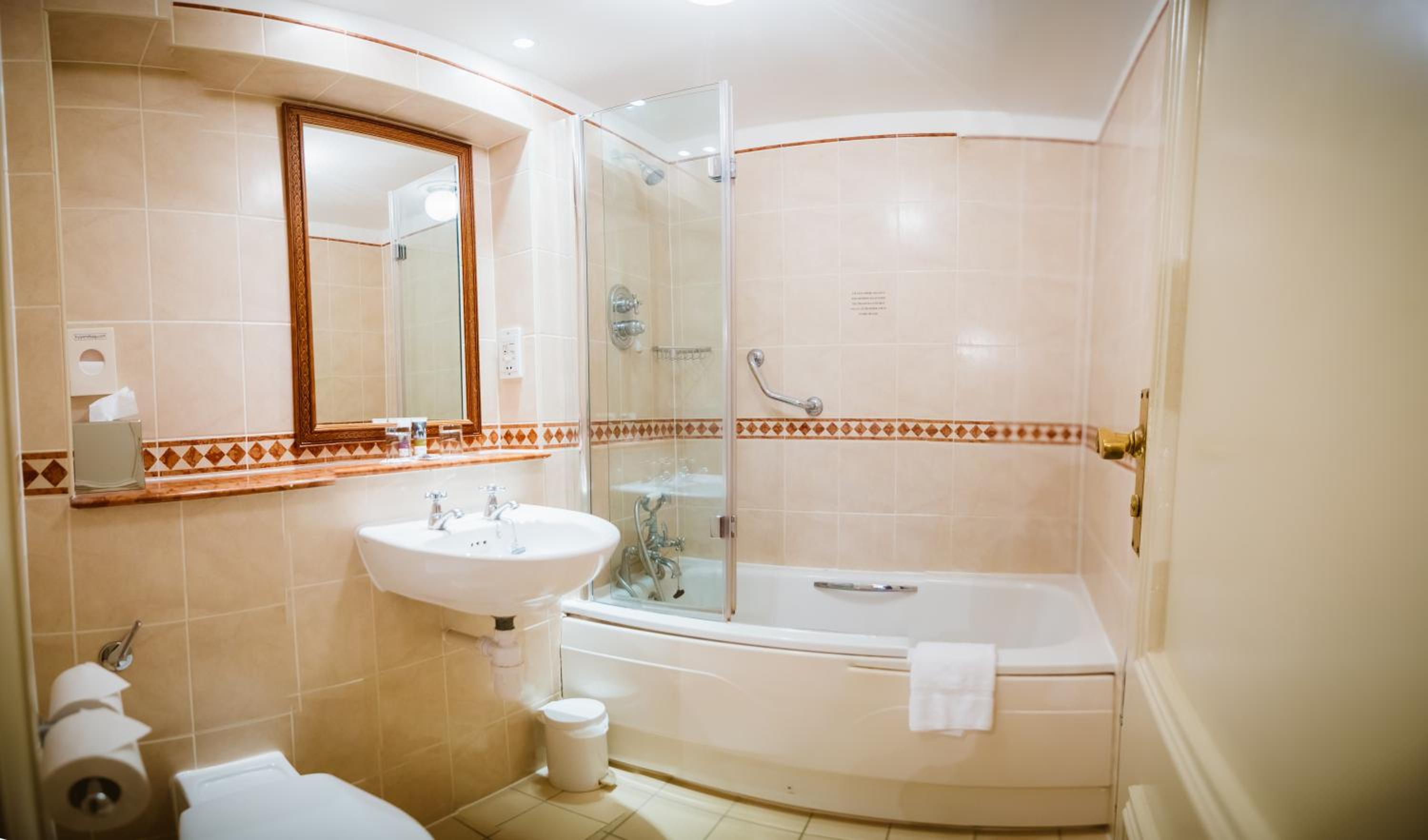 Classic Double Room - Photo 9