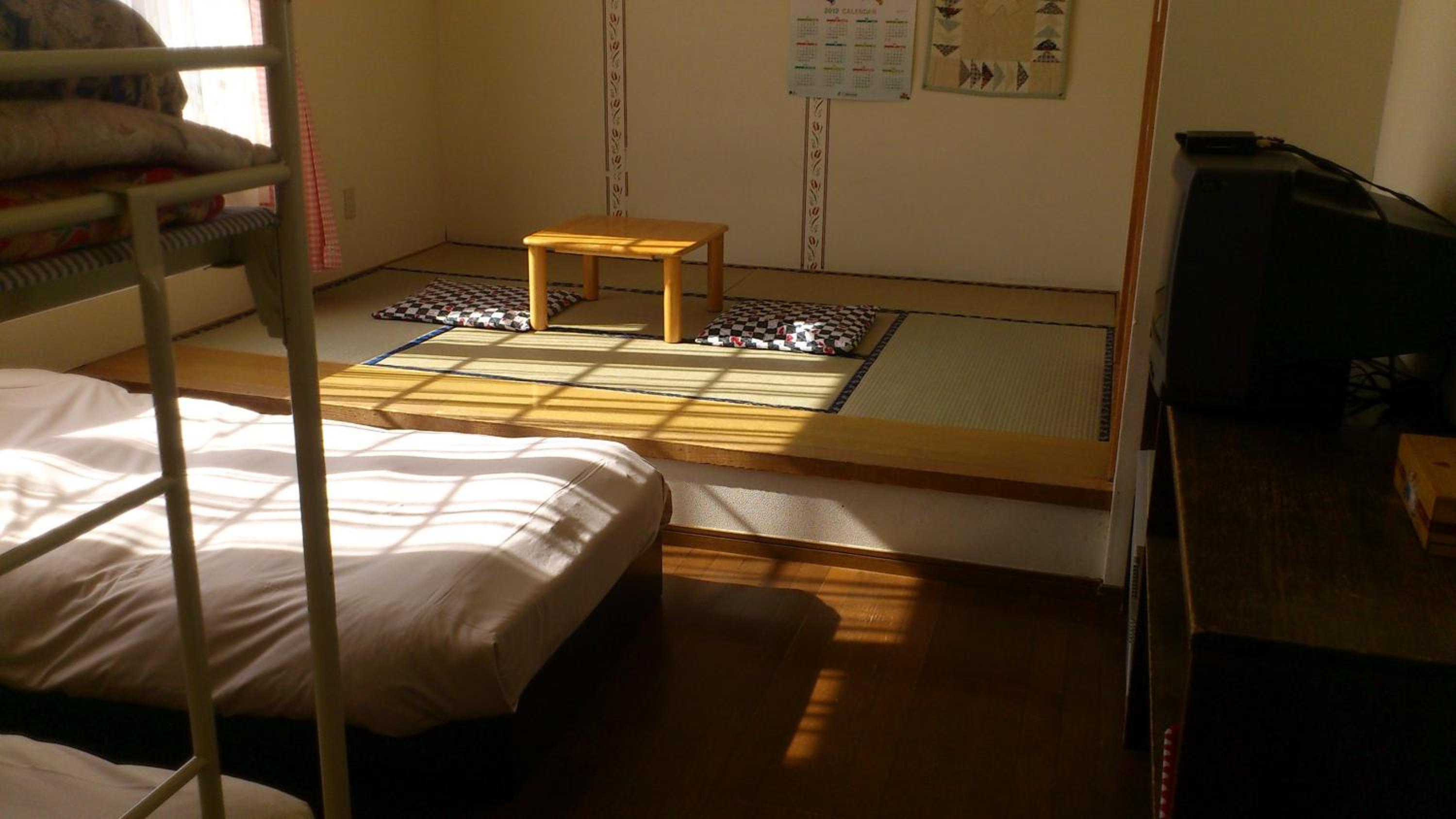 Standard Room with Tatami Area - Photo 11