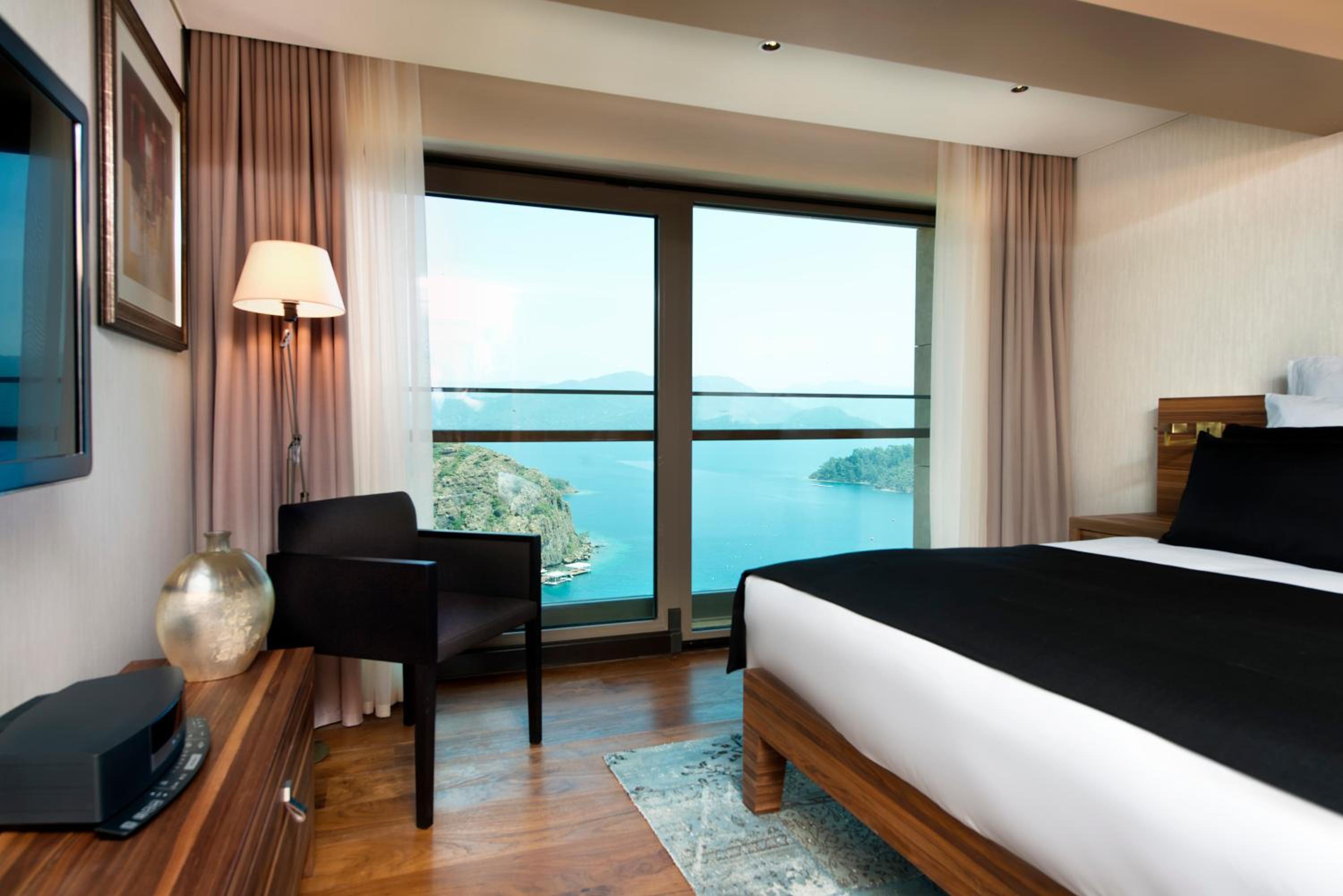 Classic Room with Sea View - Photo 2