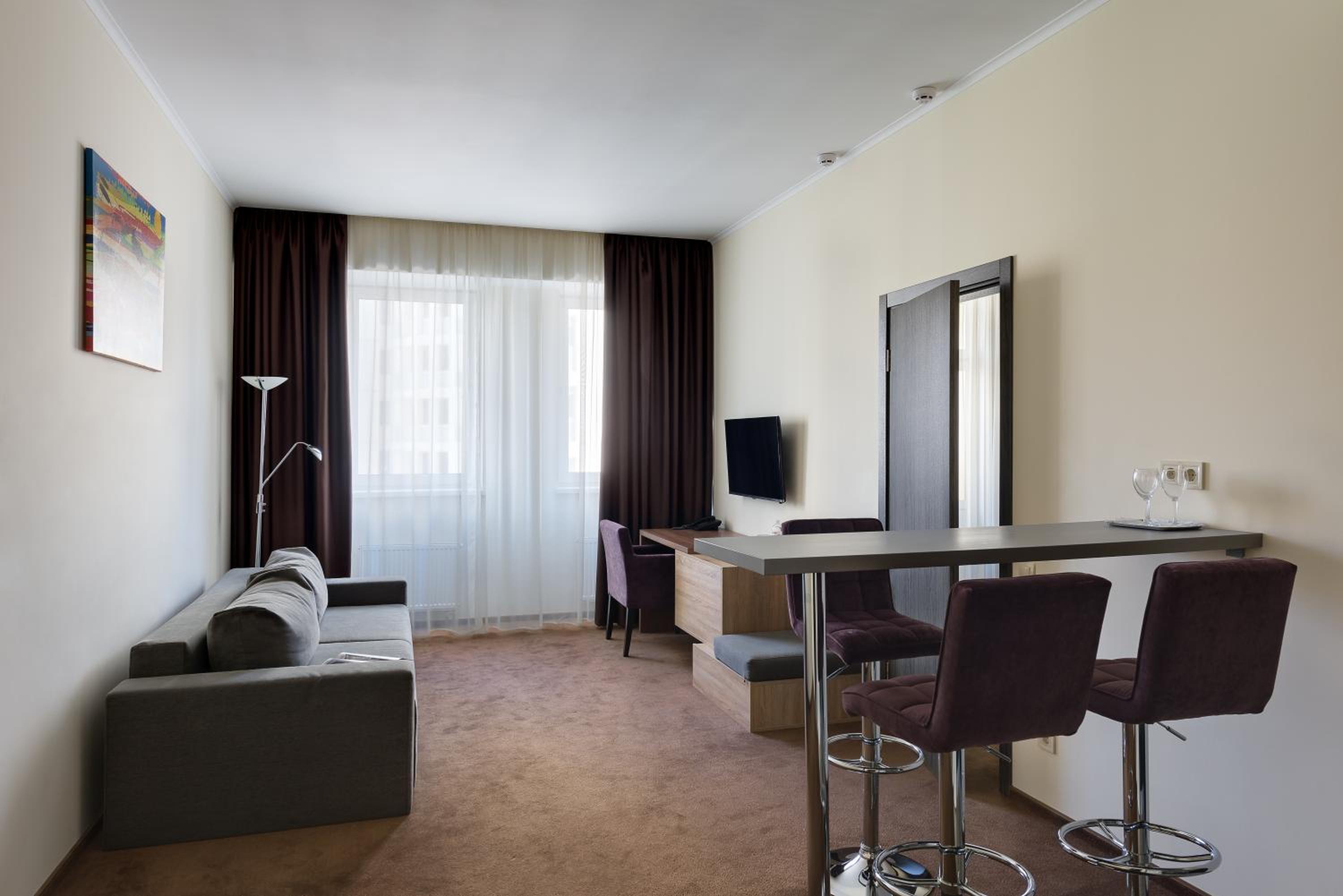 One-Bedroom Apartment with Balcony