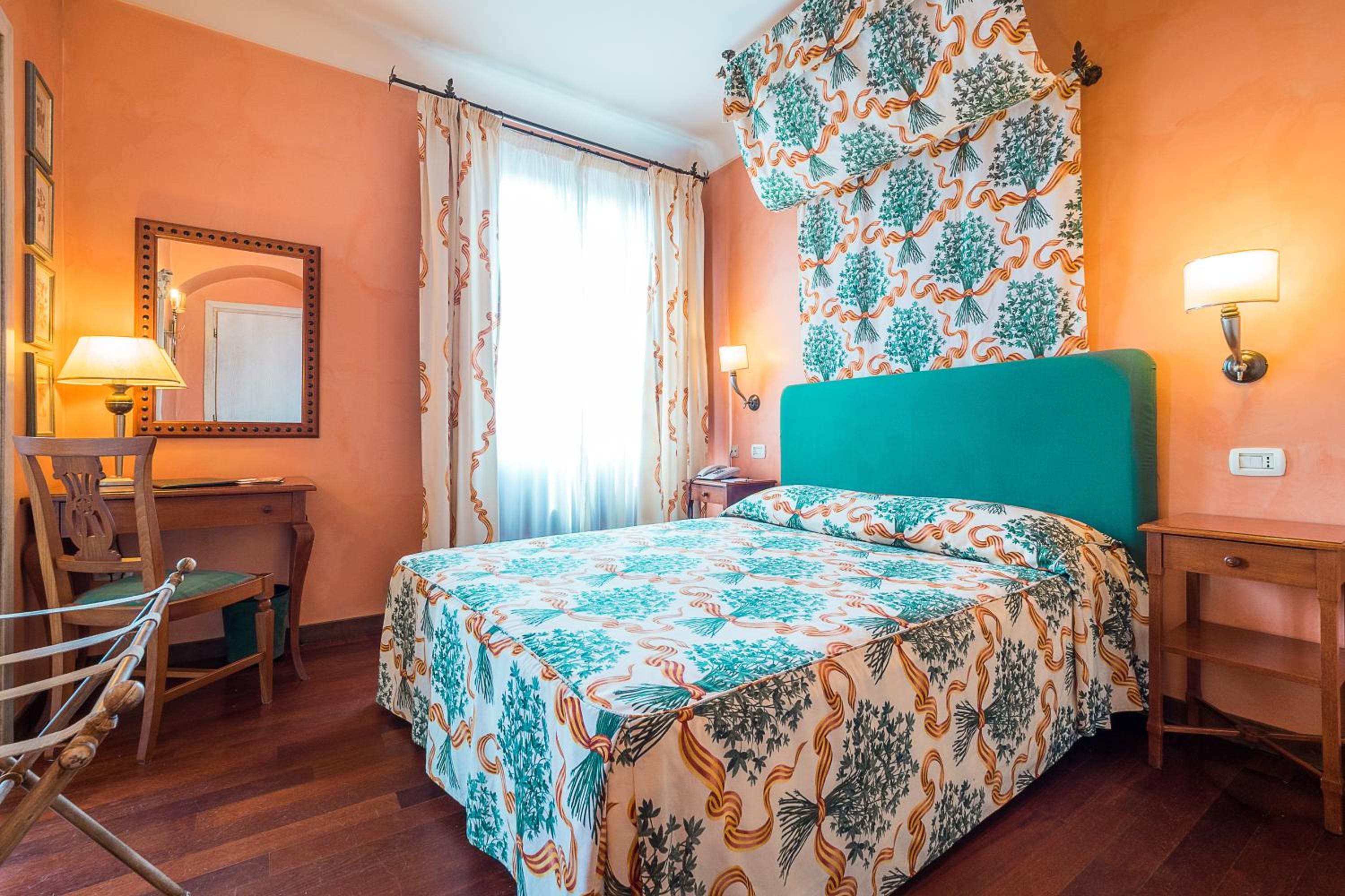 Standard Double Room - Photo 5