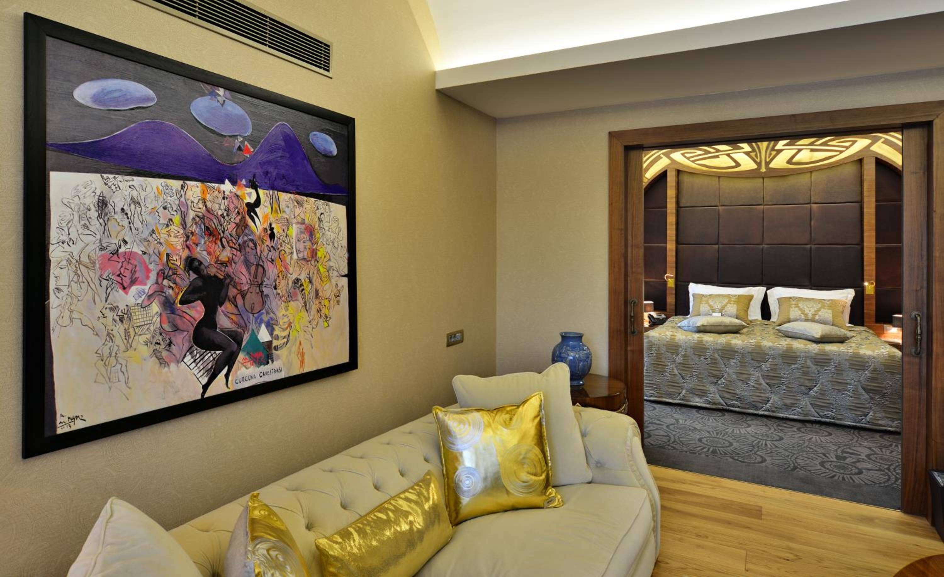 Penthouse Suite photo 3