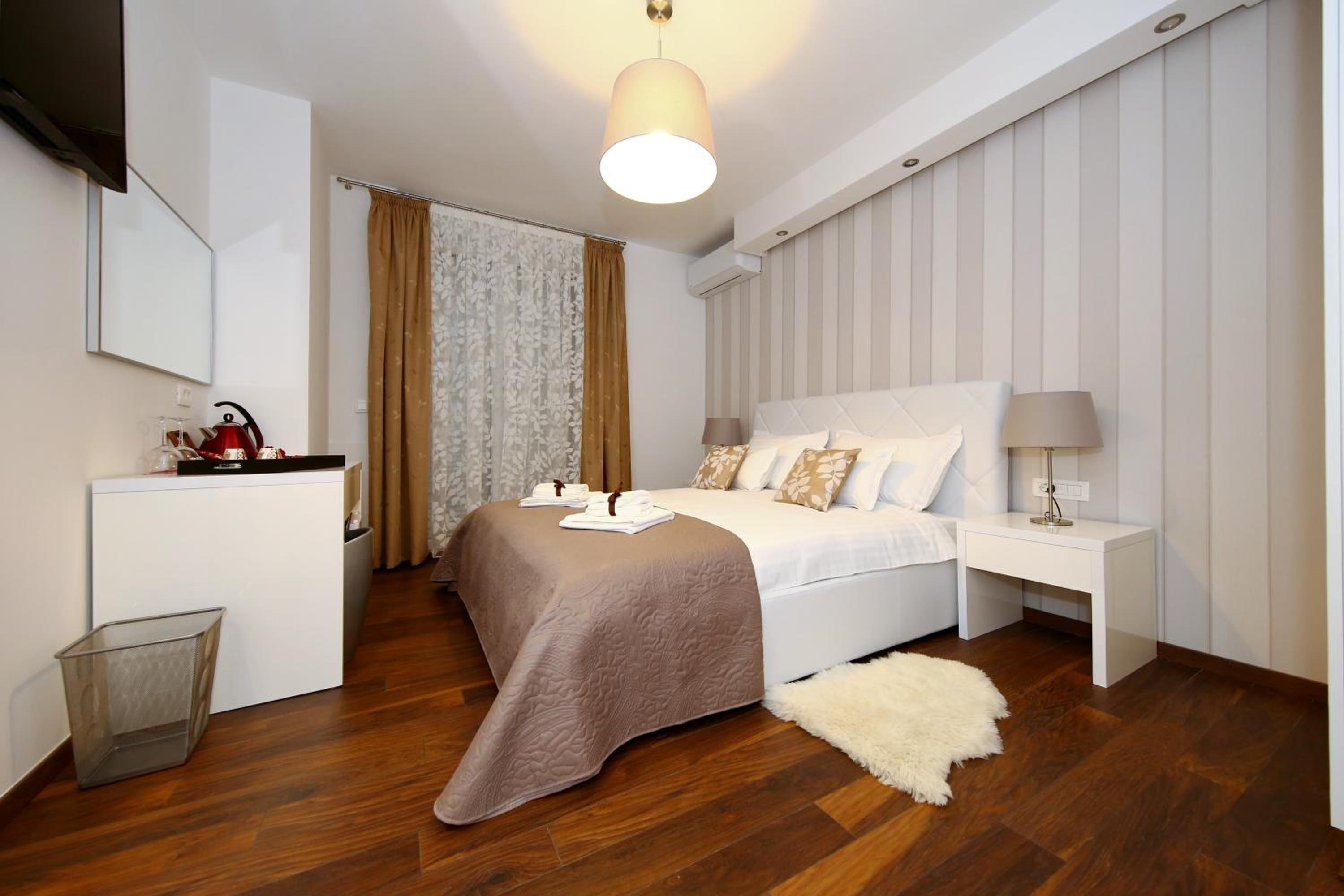 Deluxe Double Room with Balcony and Sea View