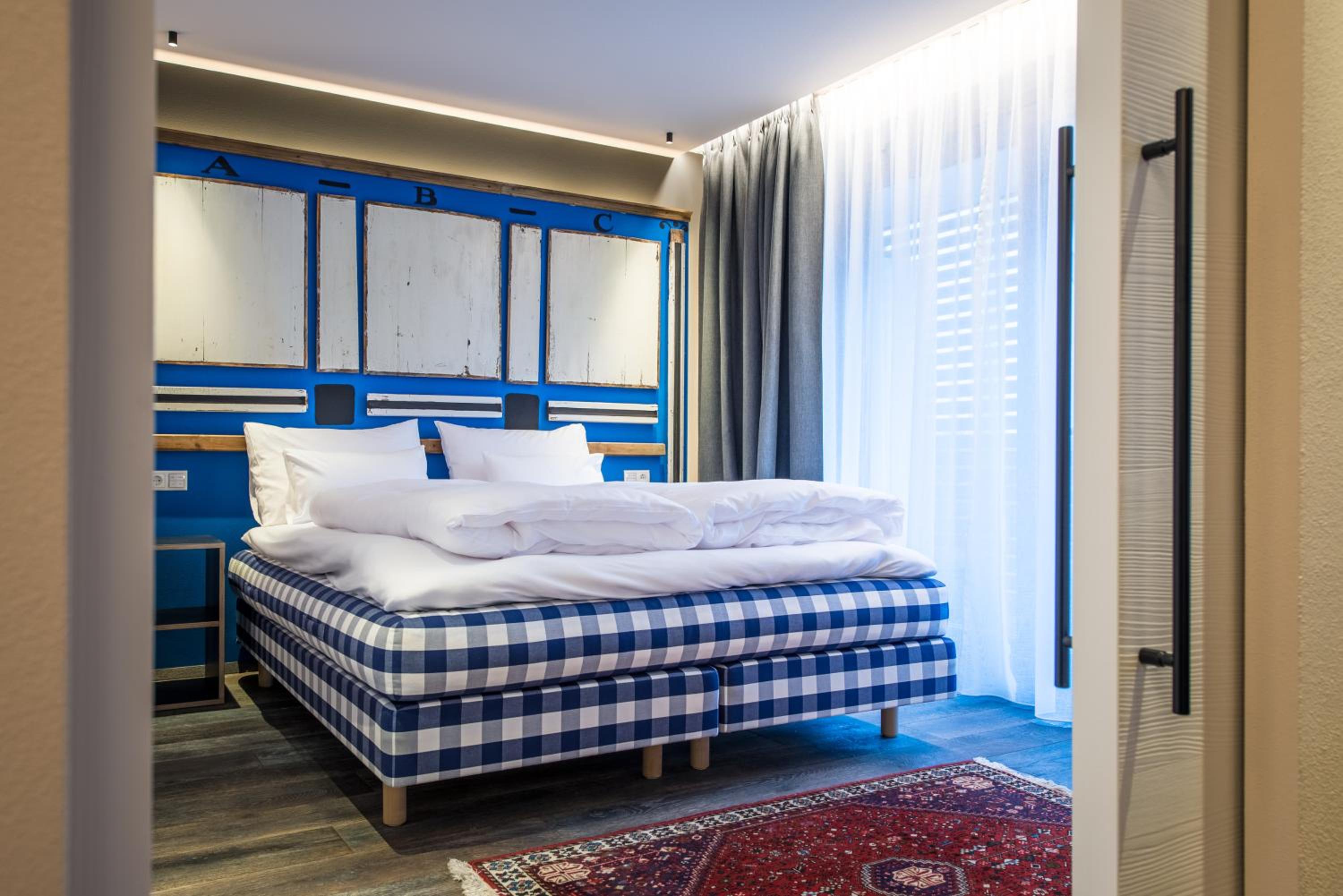Deluxe Junior Suite photo 2