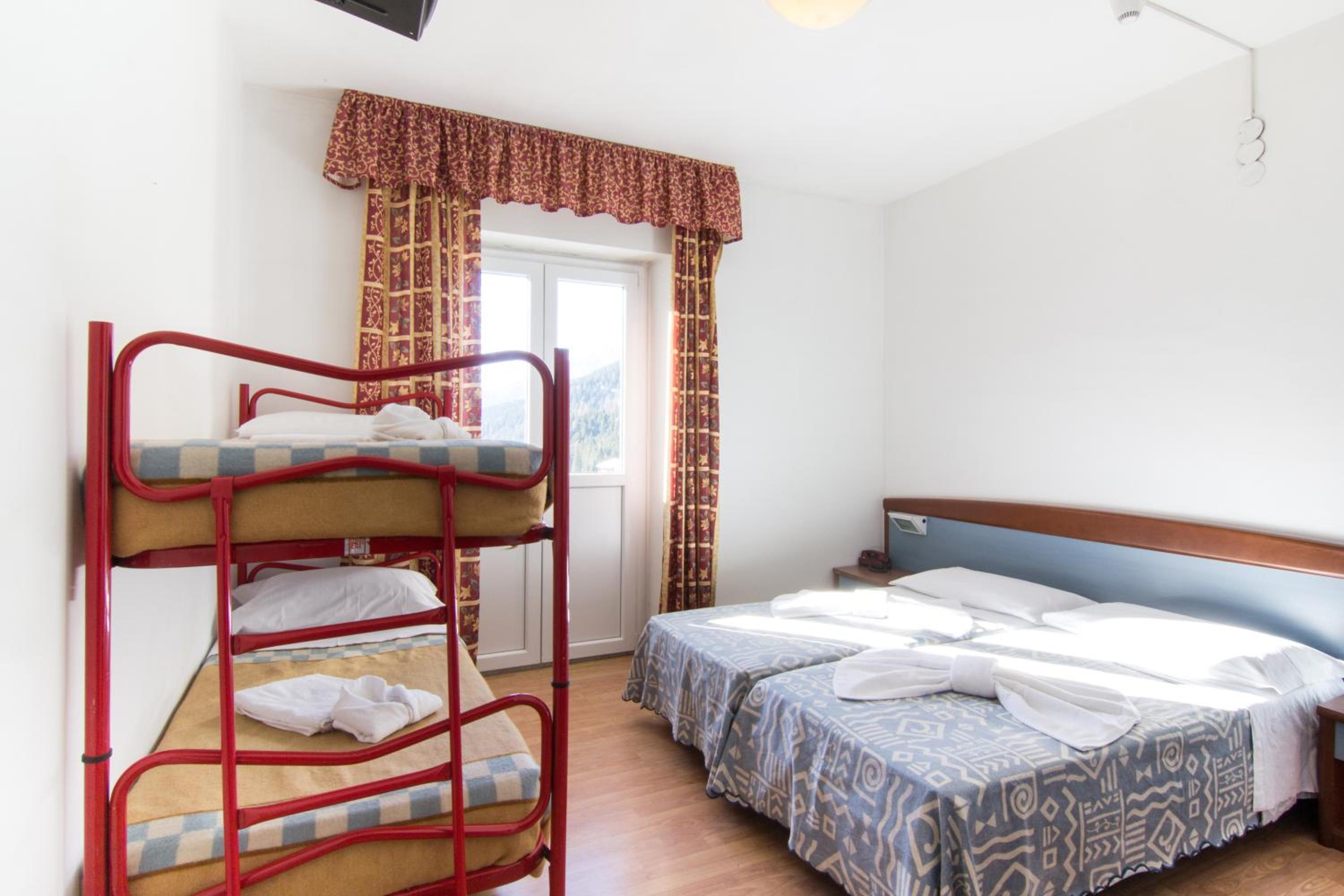 Comfort Quadruple Room - Photo 9