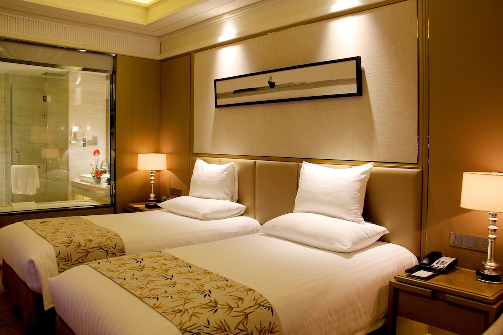 Superior Twin Room, City View