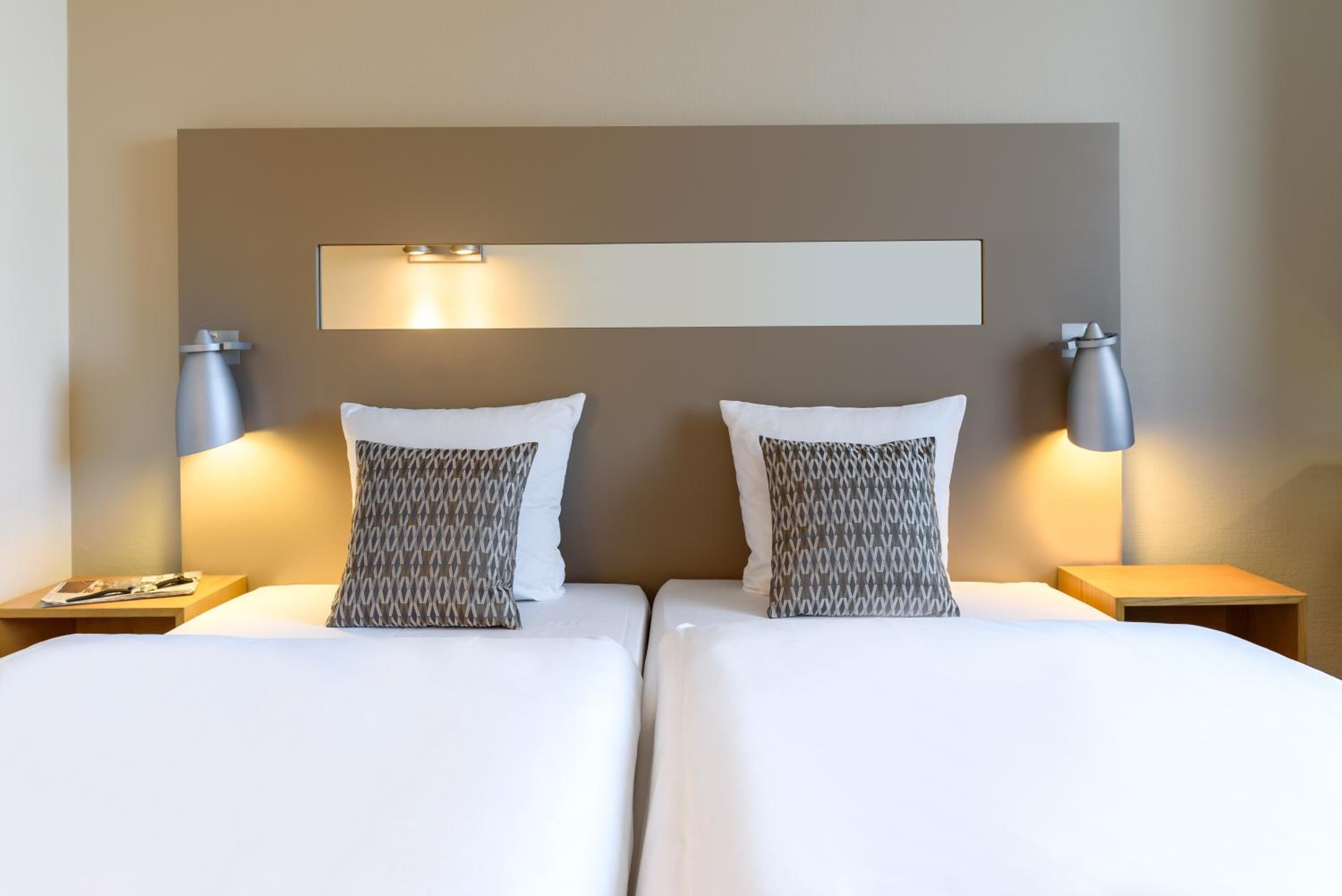 Standard Double Room - Photo 12