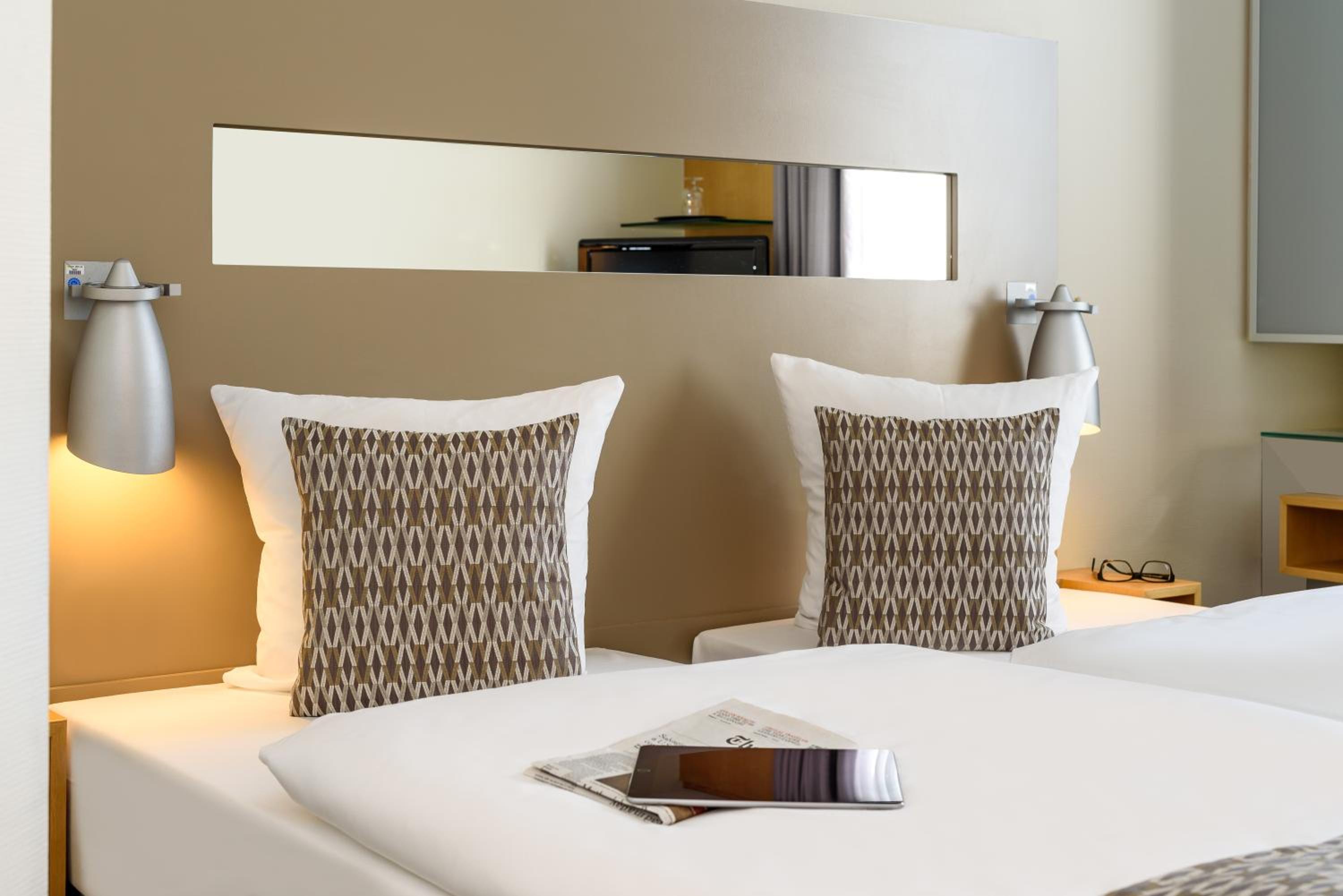 Standard Twin Room - Photo 6