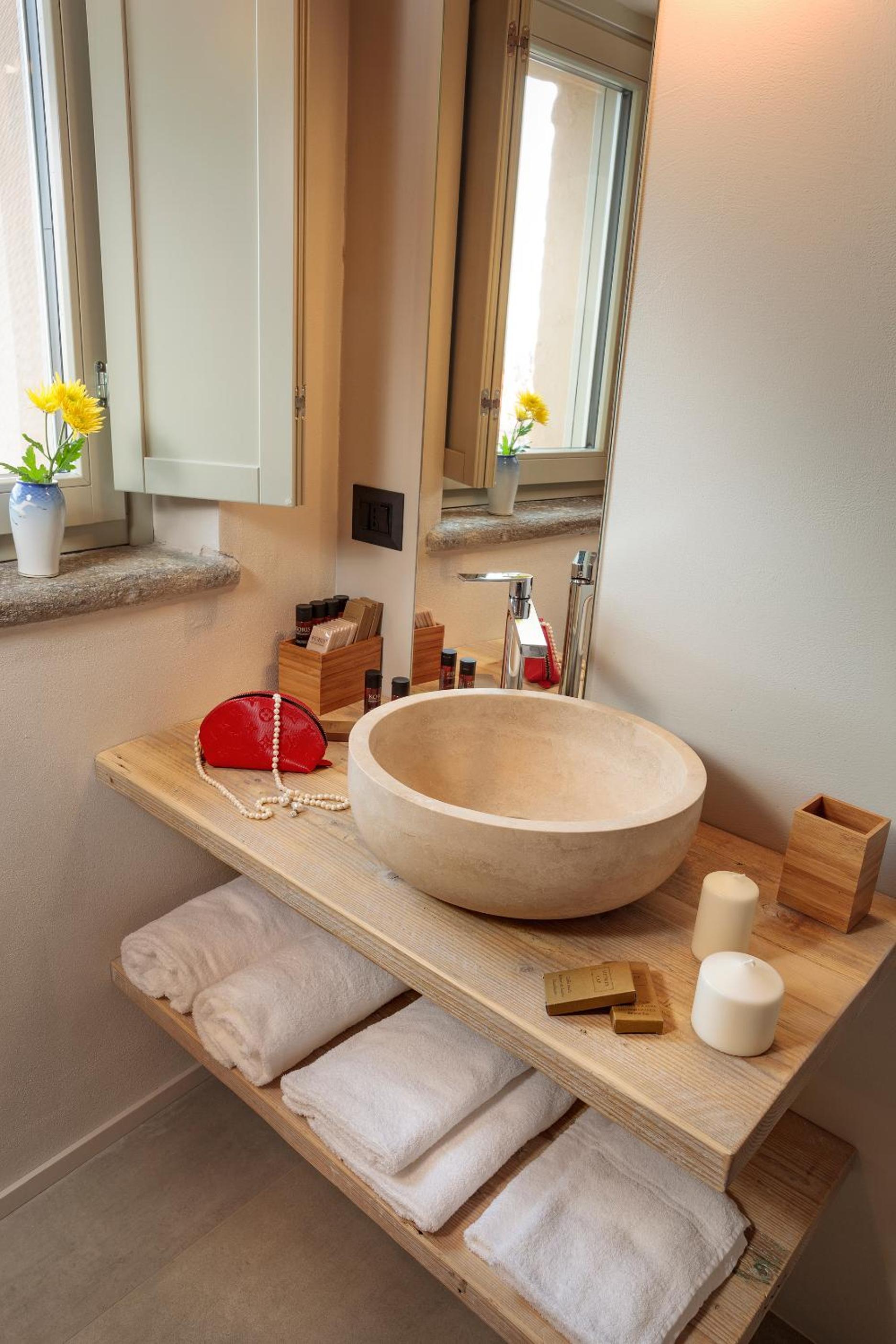Double or Twin Room with Balcony photo 2