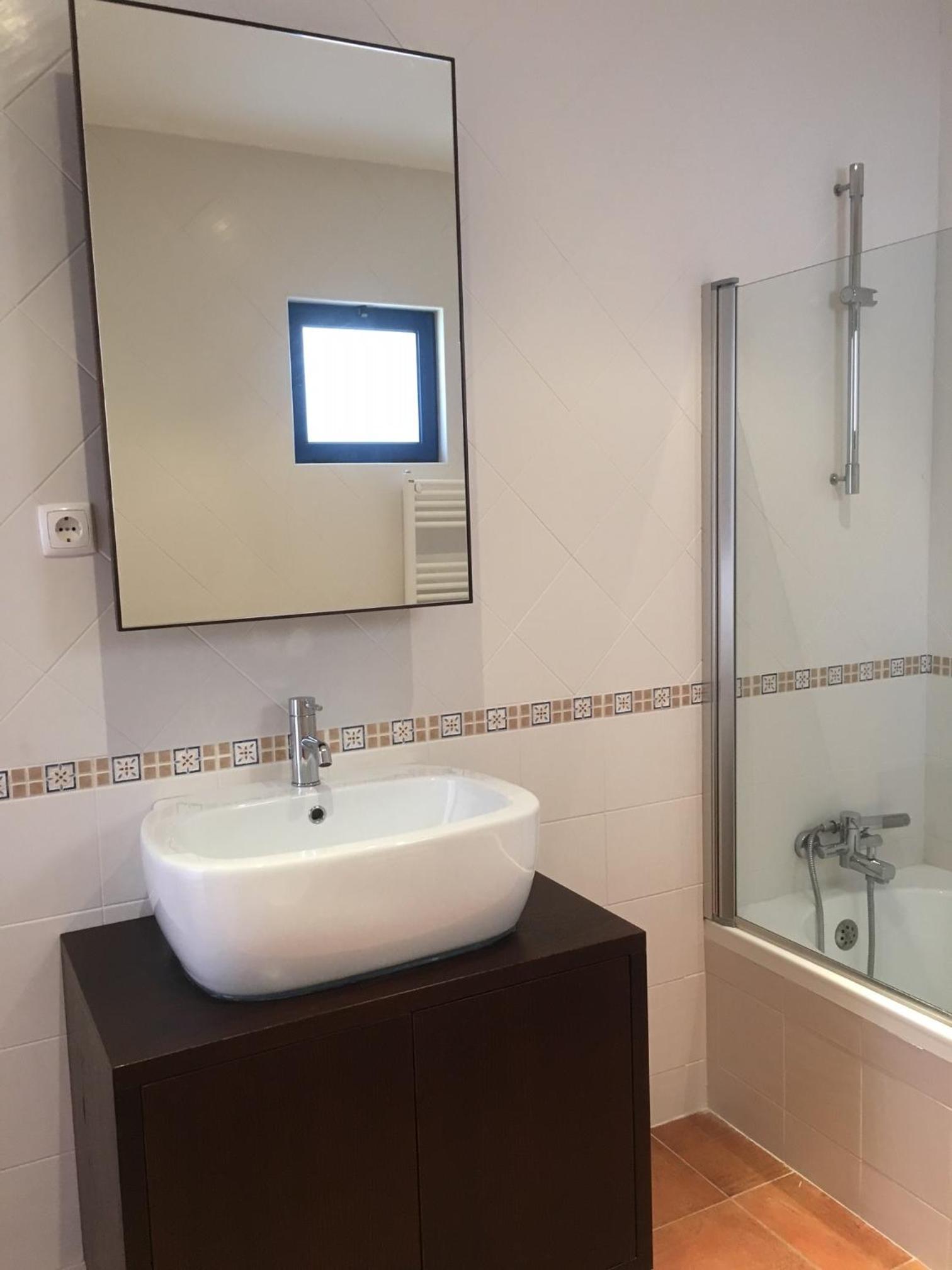 Double Room with Lake View - Photo 3