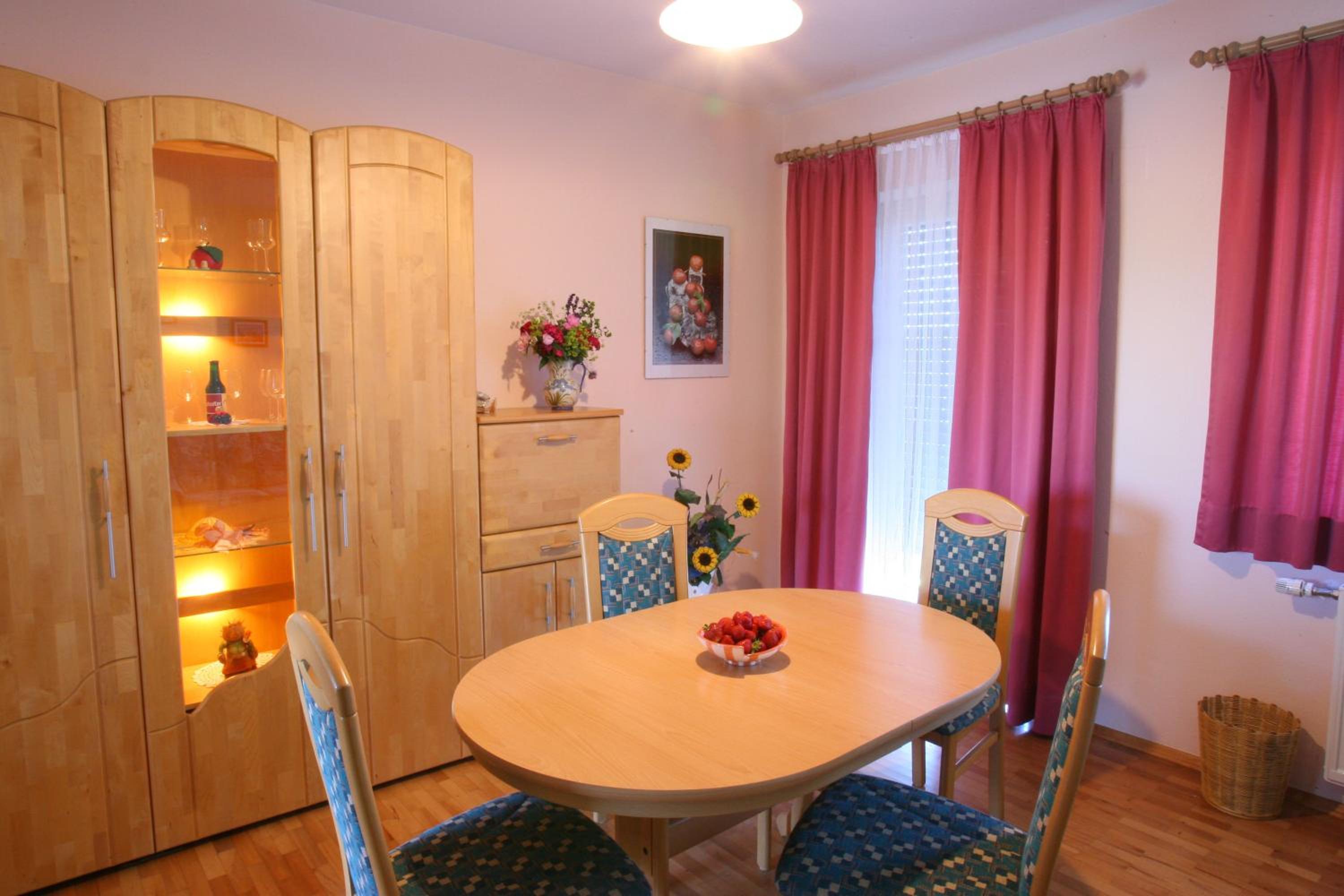 One-Bedroom Apartment - Top 2 photo 2