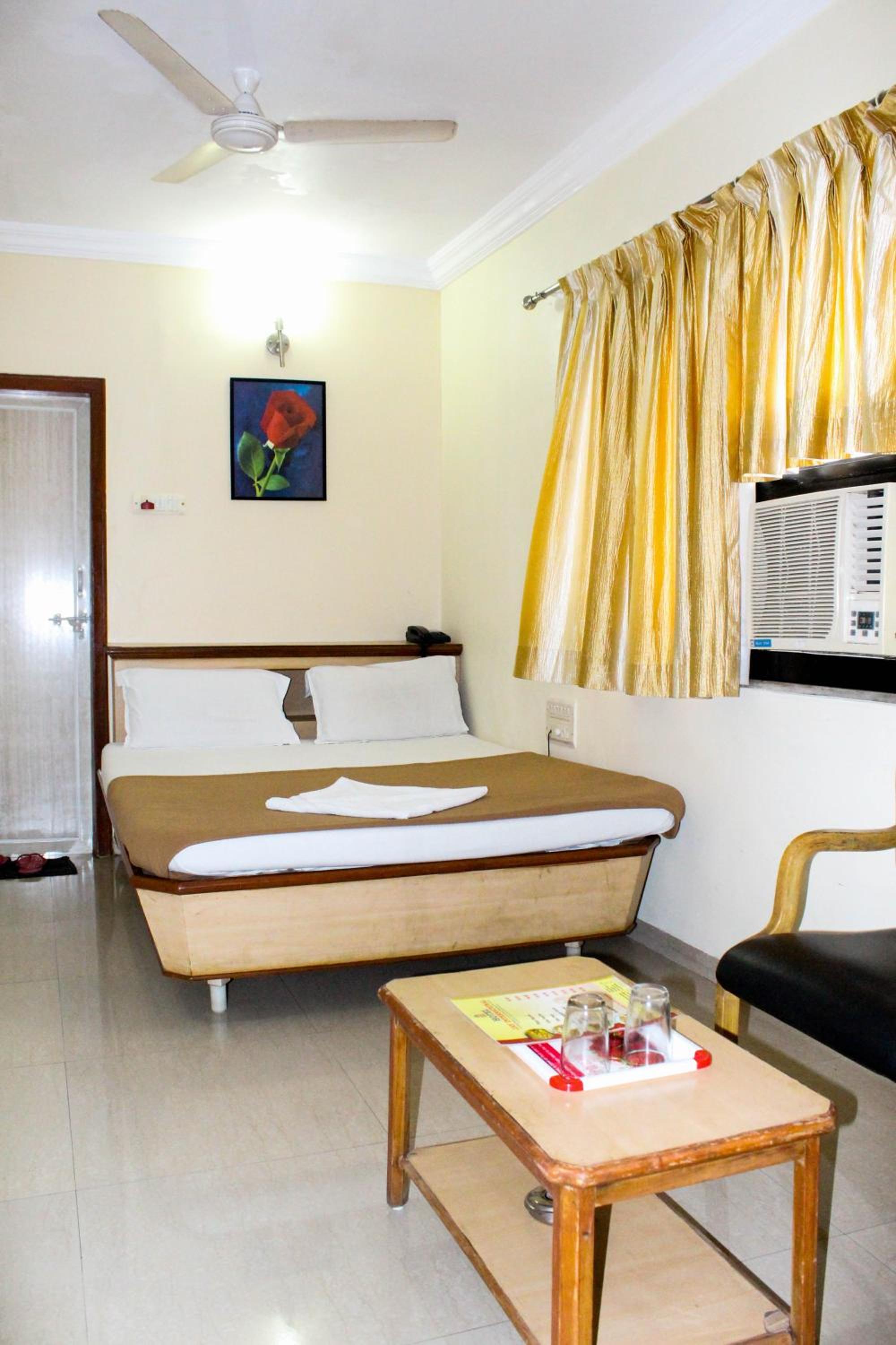 Standard Twin Room - Indian nationals only  photo 3