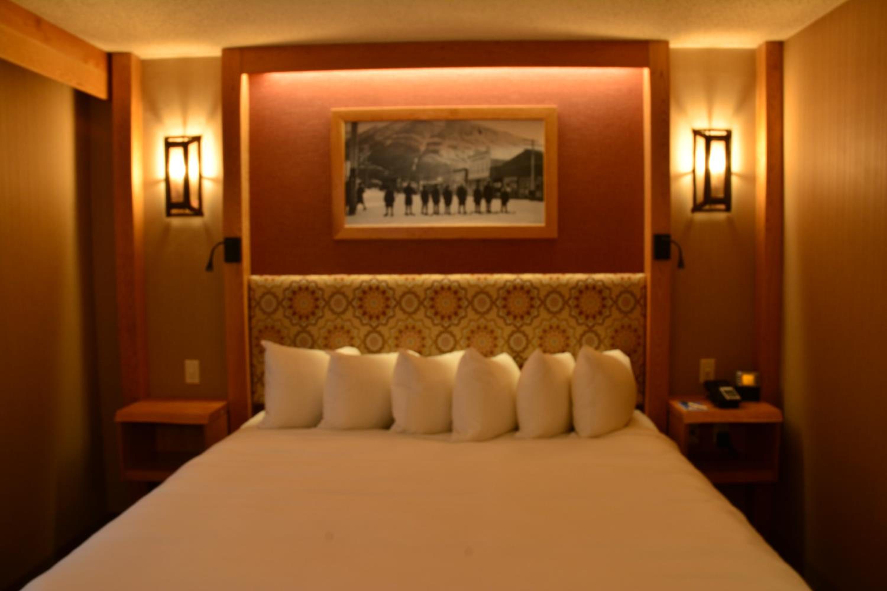 Standard King Room - Photo 7