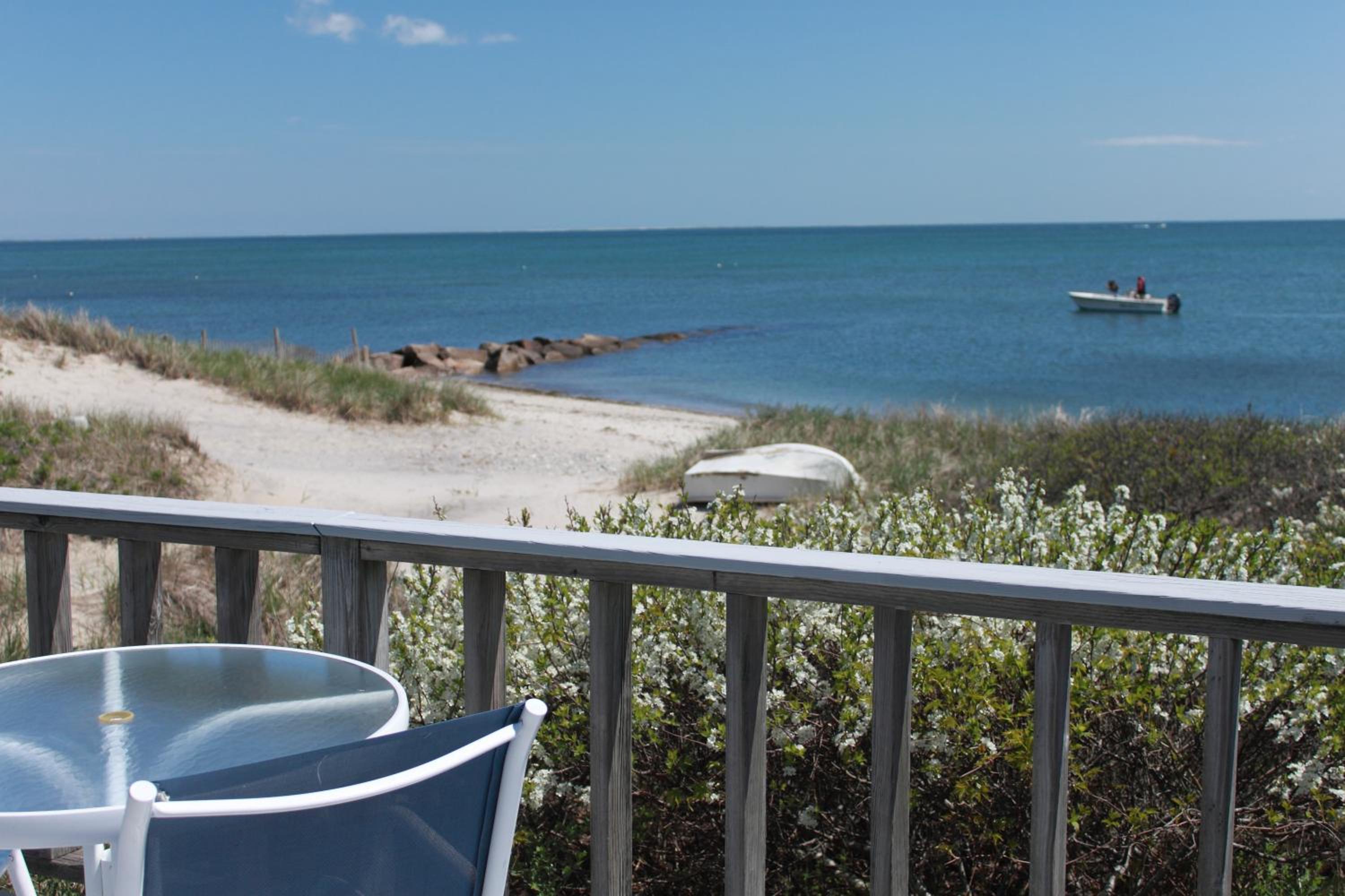 Double Room with Sun Deck and Partial Sea View photo 2