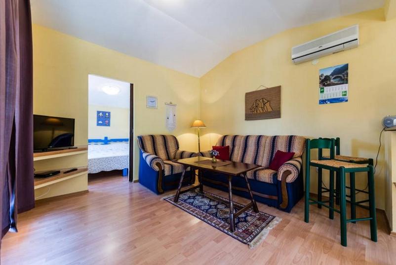 One-Bedroom Apartment with Terrace and Sea View