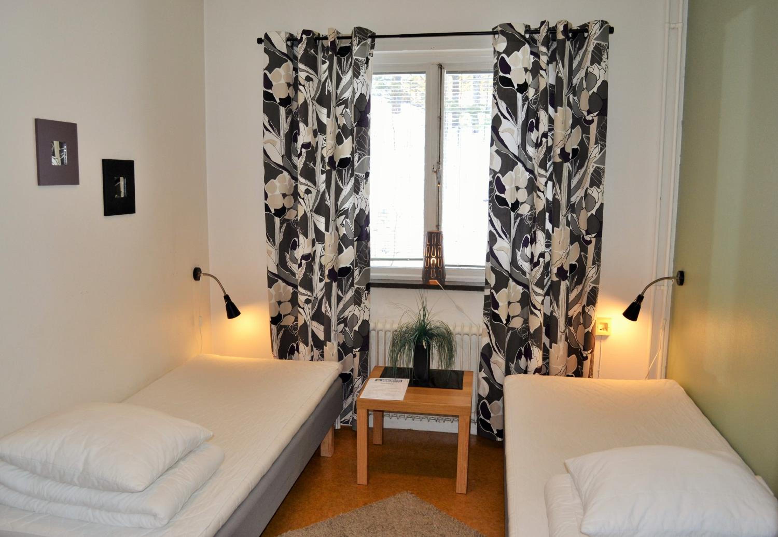 Twin Room with Shared Toilet photo 2