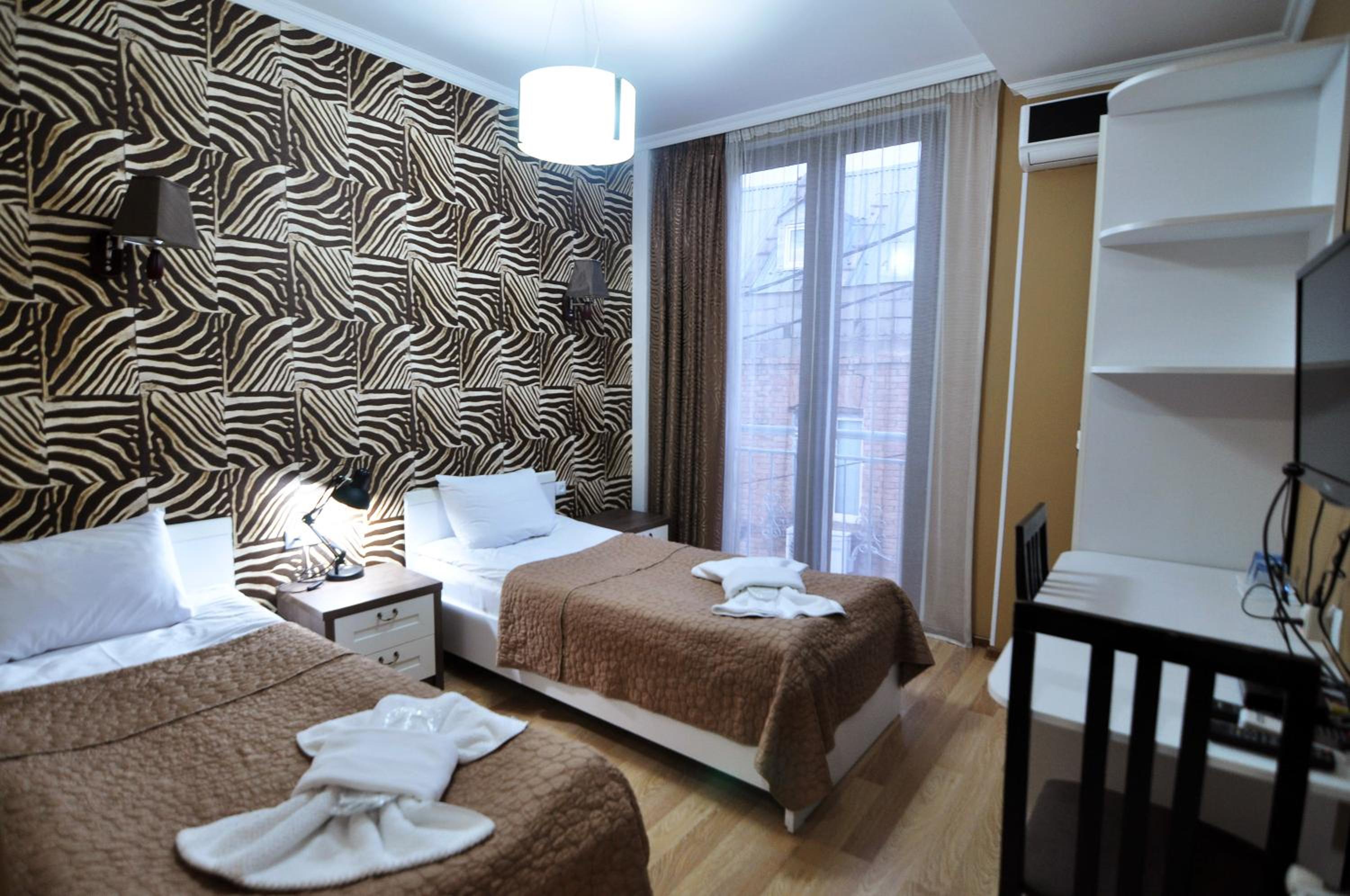 Twin Room - Photo 3