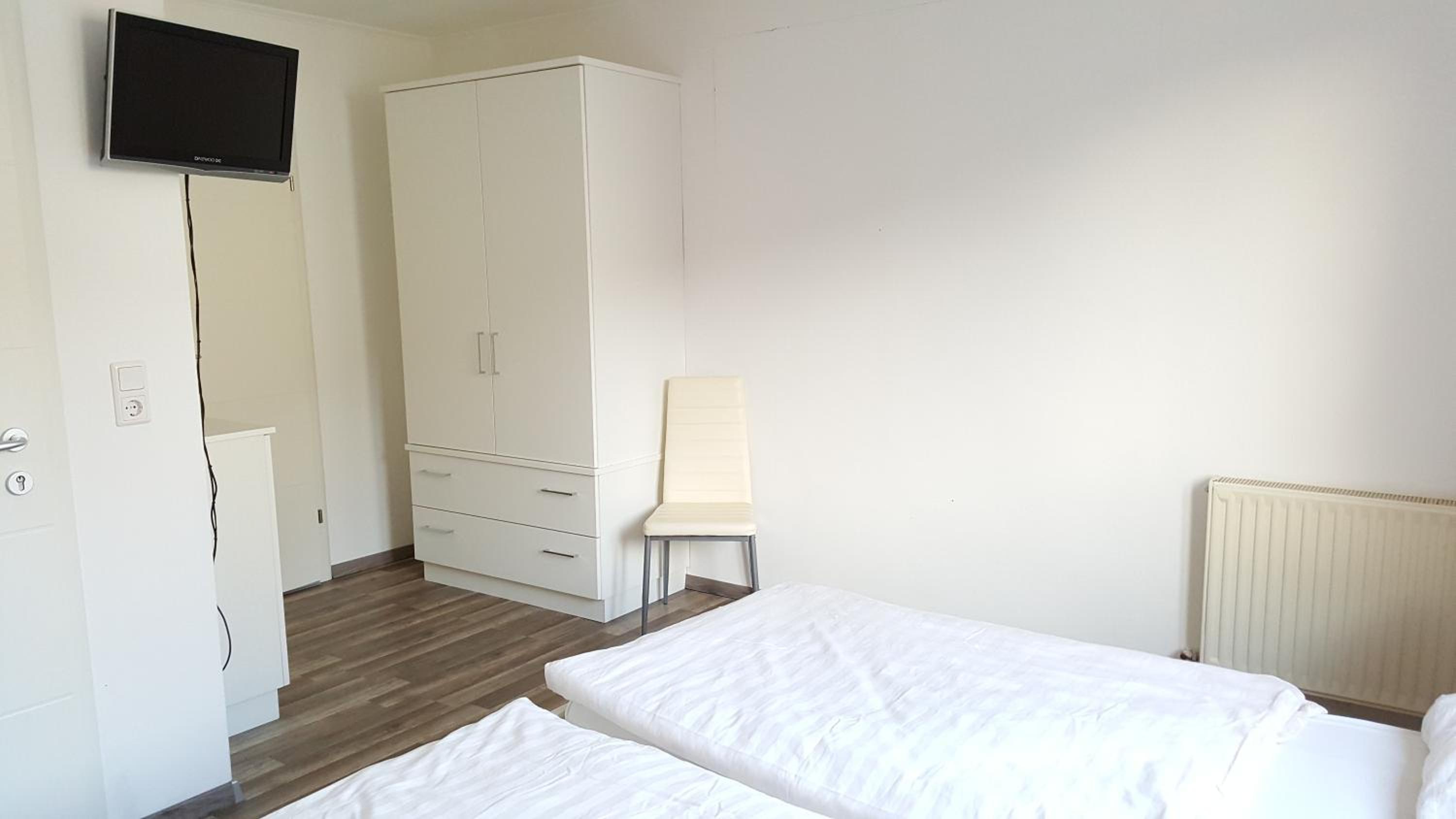 Twin Room with Bathroom photo 3