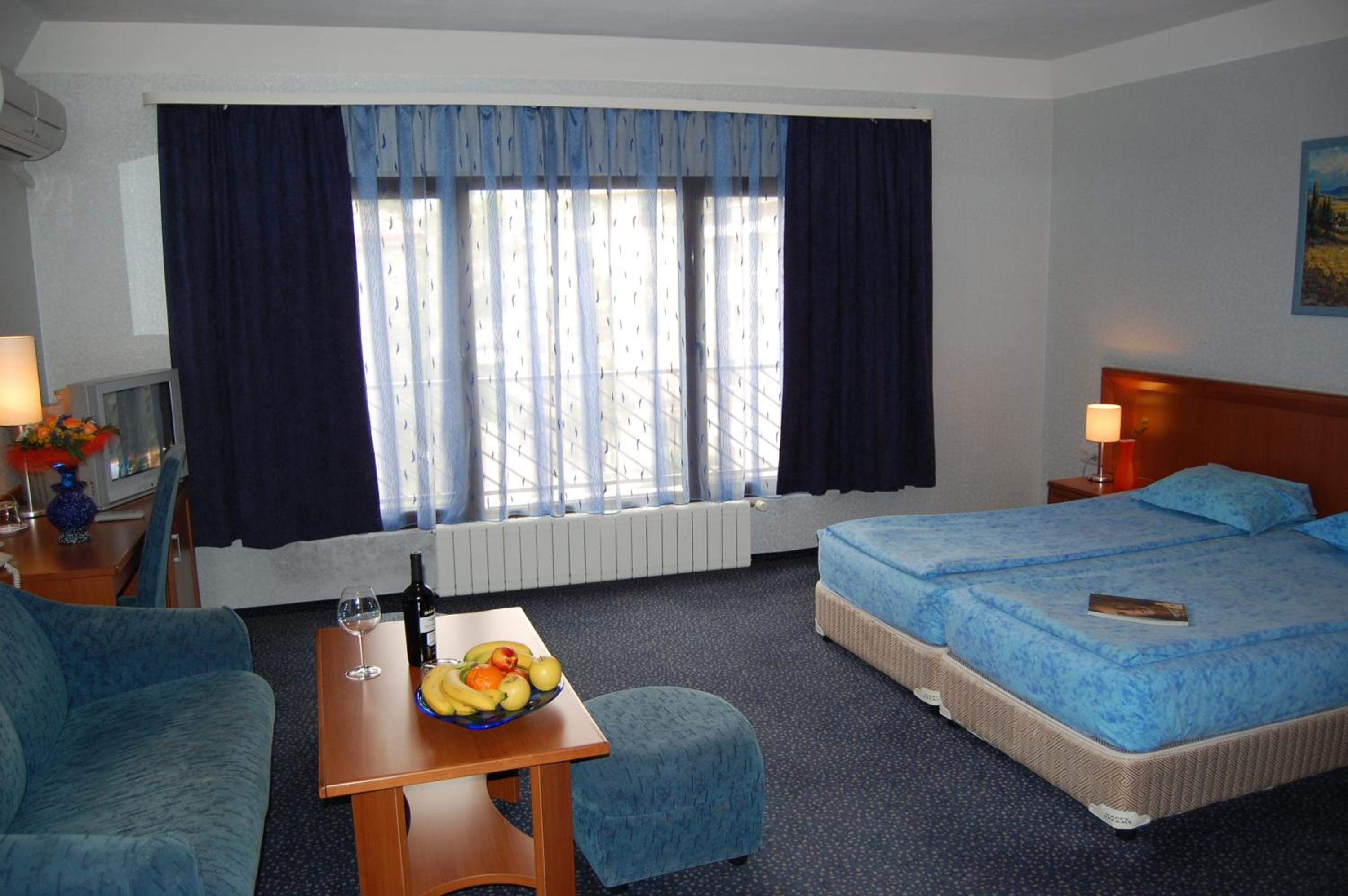 Business Double Room - Photo 2